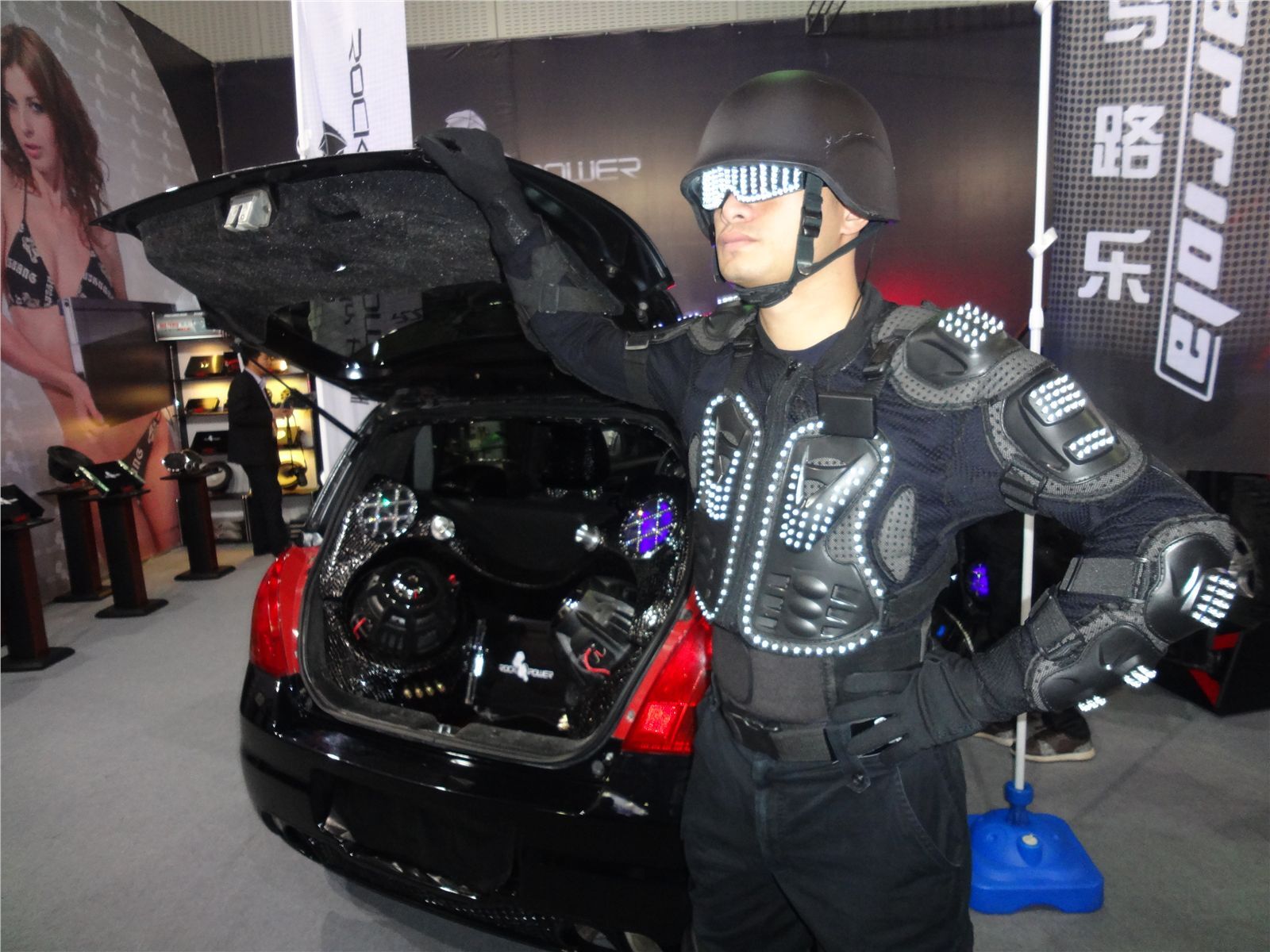 广州改装车展车模 国产美女车模写真套图 (第二套)