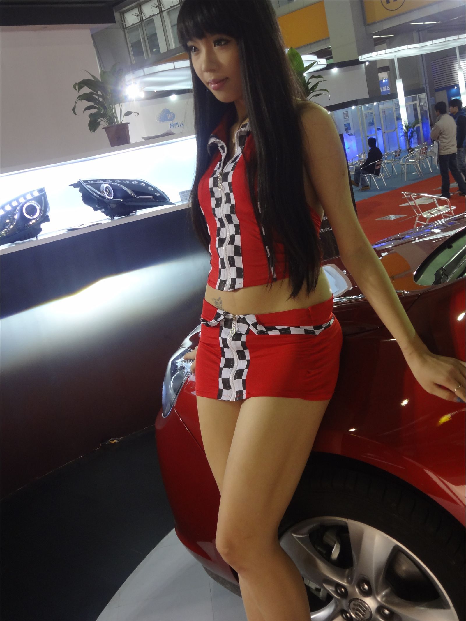 2012广州改装车展车模　国产模特车模写真套图