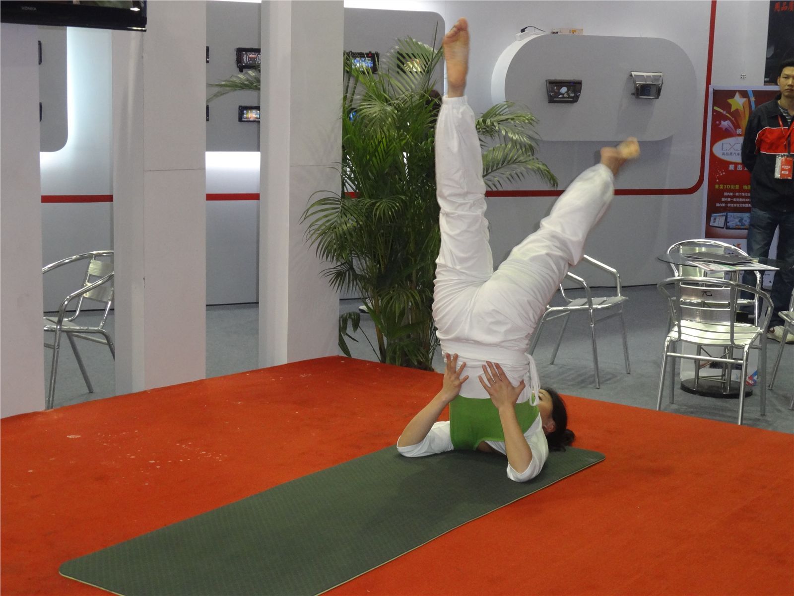 2012广州改装车展车模　国产模特车模写真套图