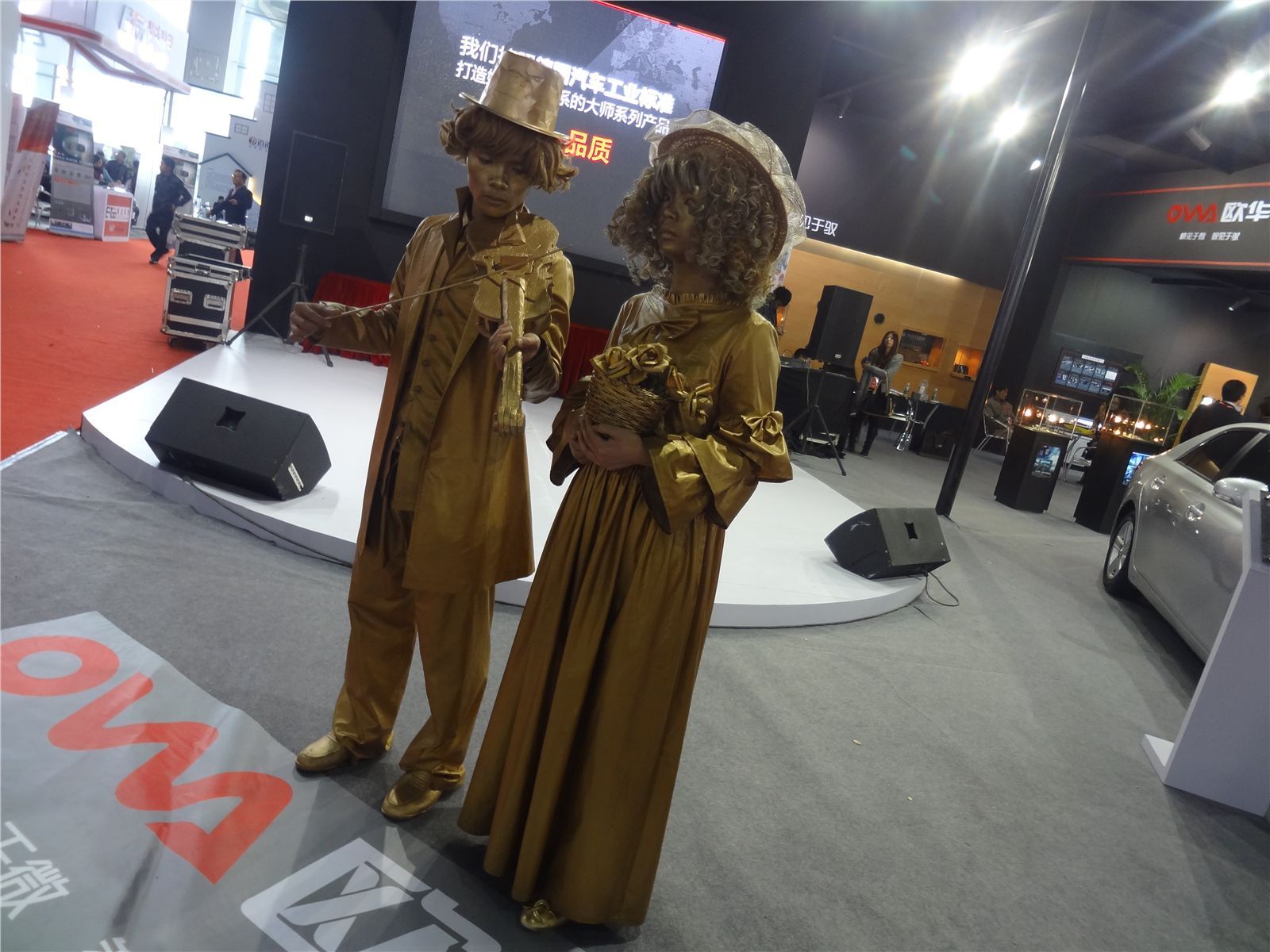 2012广州改装车展车模　国产模特车模写真套图