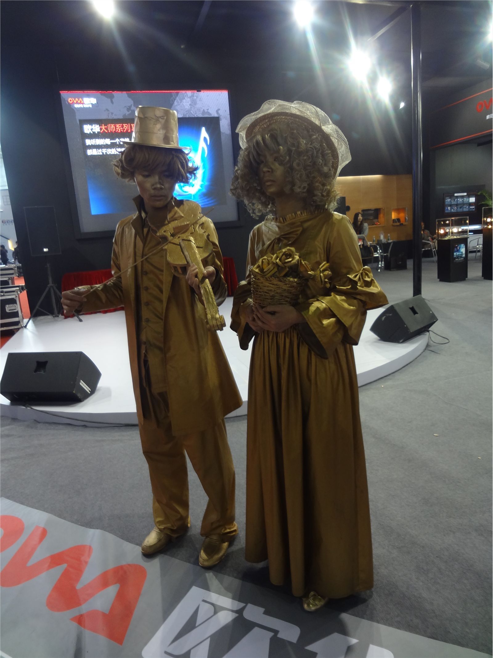 2012广州改装车展车模　国产模特车模写真套图