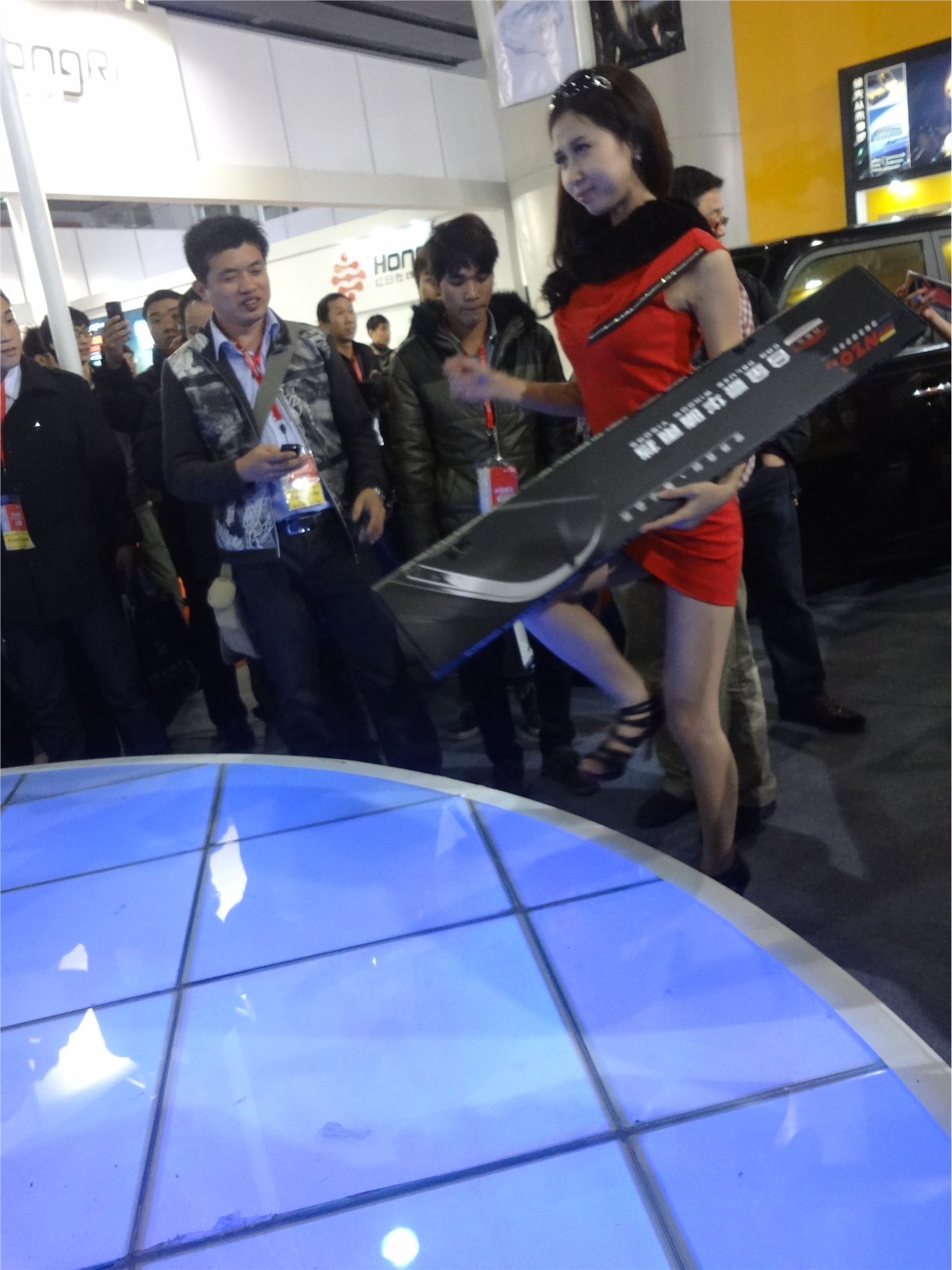 2012广州改装车展车模　国产模特车模写真套图