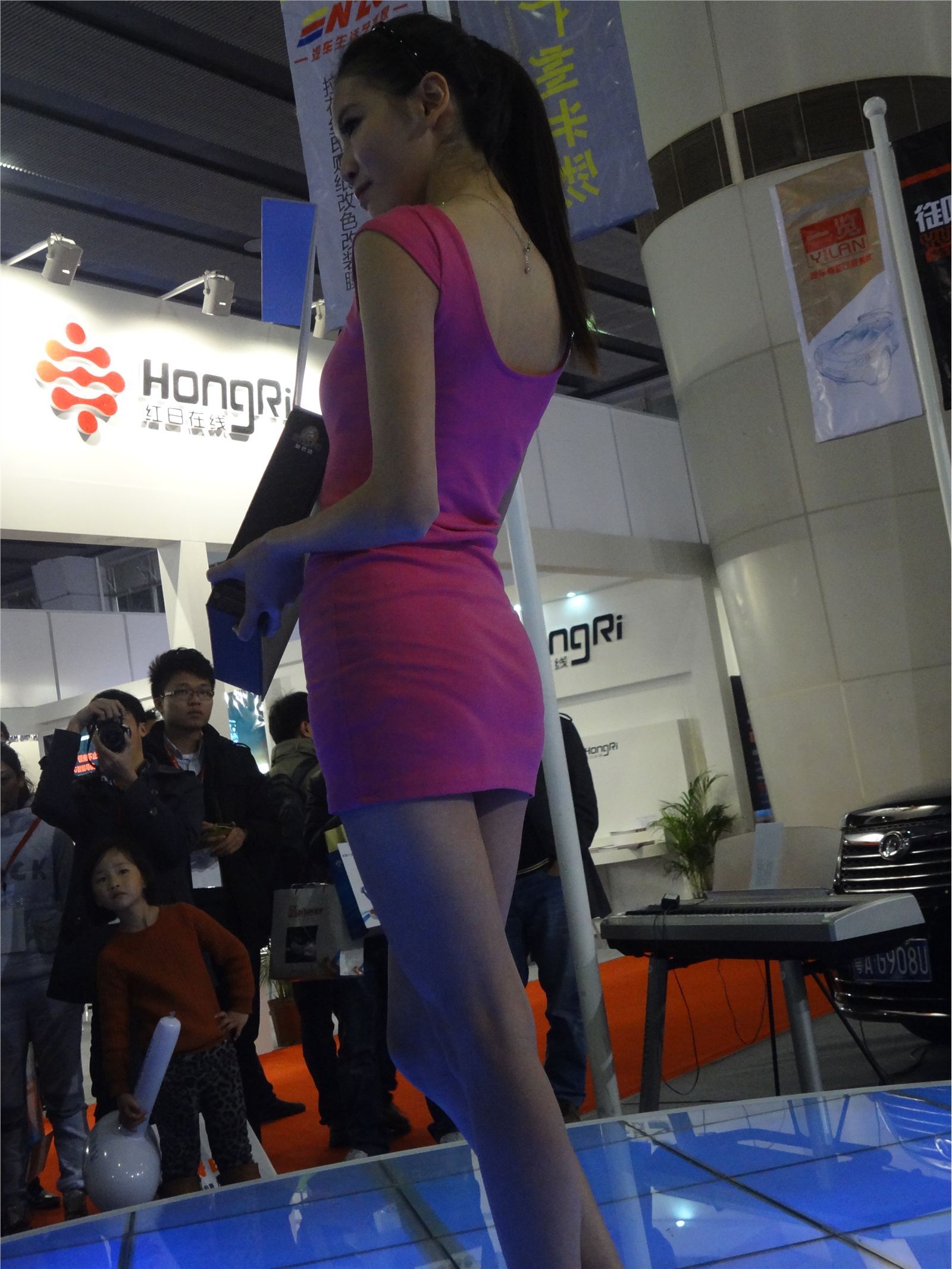 NO202012广州改装车展车模　国产性感美女模特