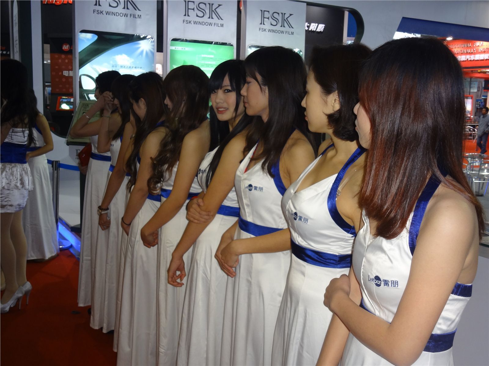 NO232012广州改装车展车模  国产美女模特