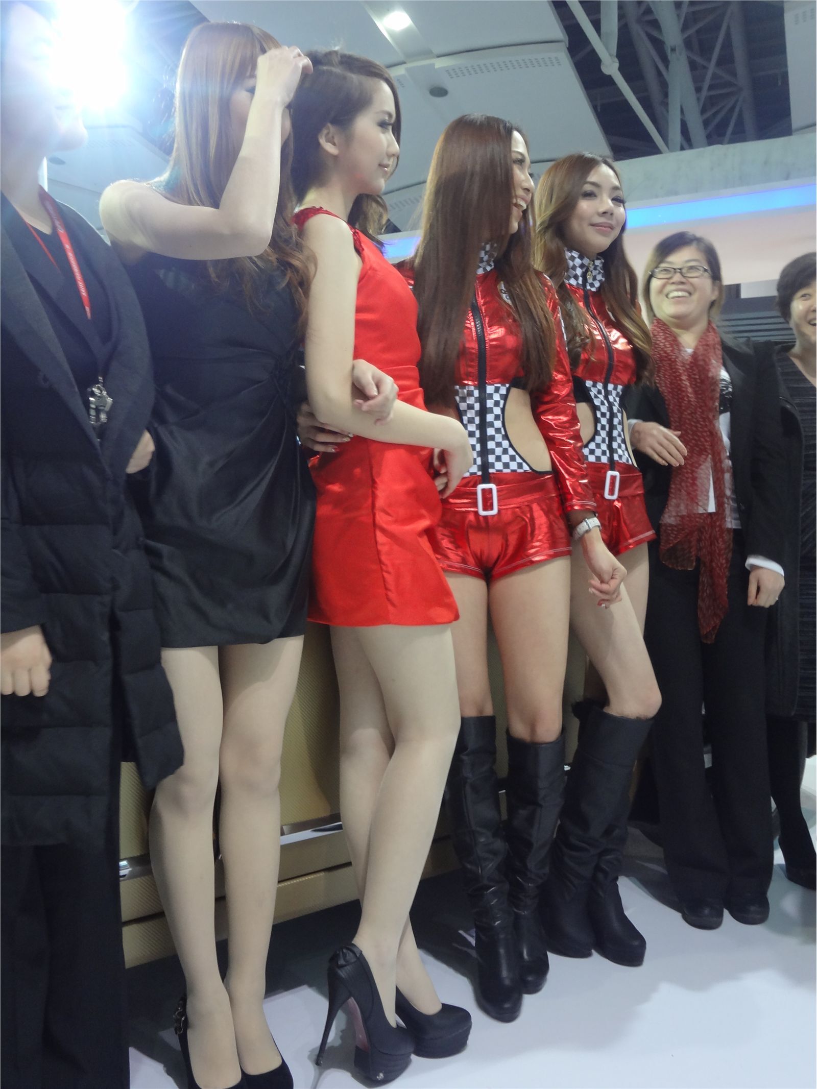 NO232012广州改装车展车模  国产美女模特