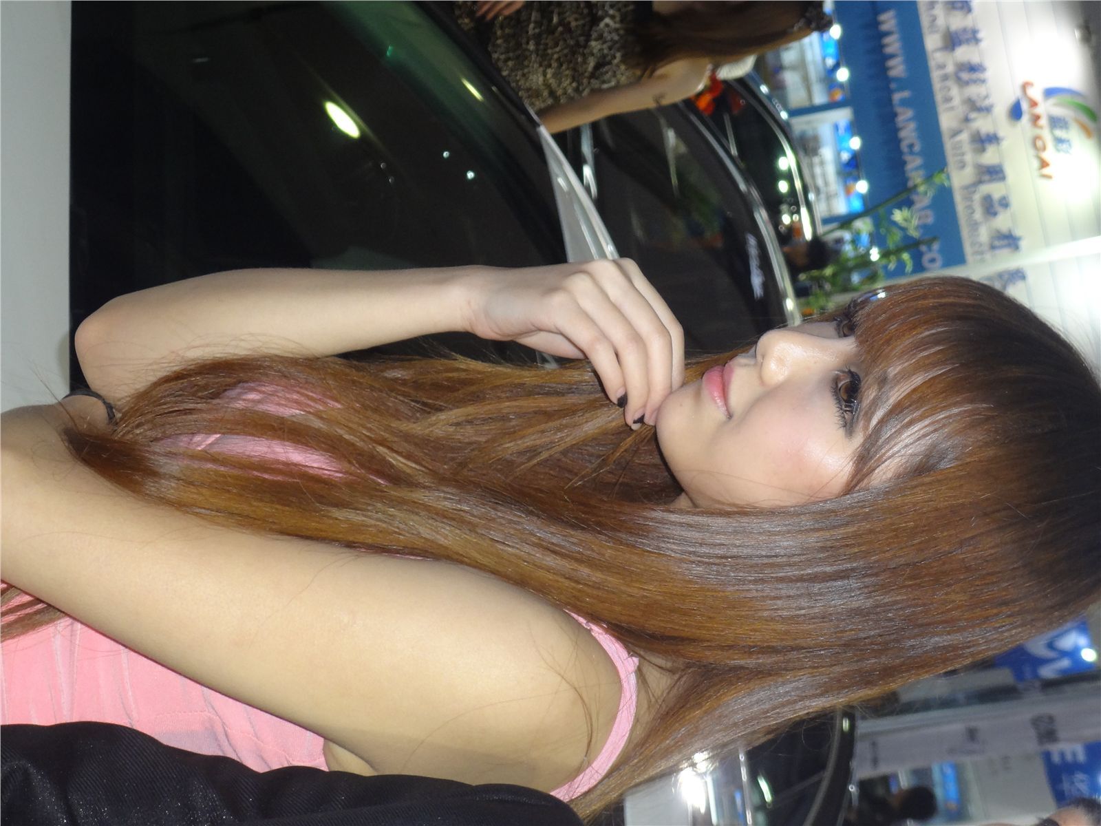 2012广州改装车展车模　国产模特制服诱惑