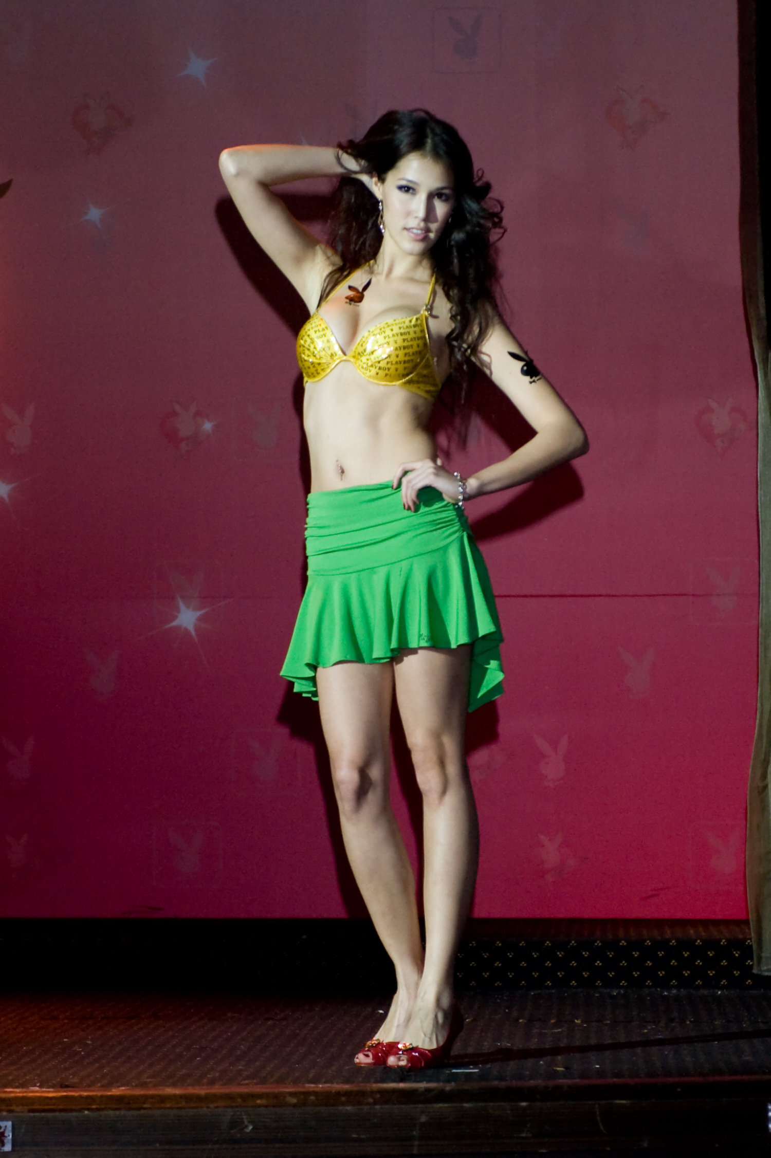 PlayBoy模特展秀时装箱包 国产美腿模特套图