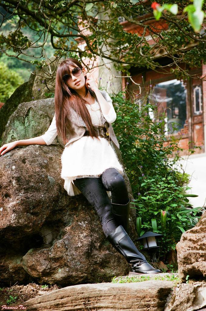 Sara 可藍 南園外拍 高清晰超大美少女图片打包下载