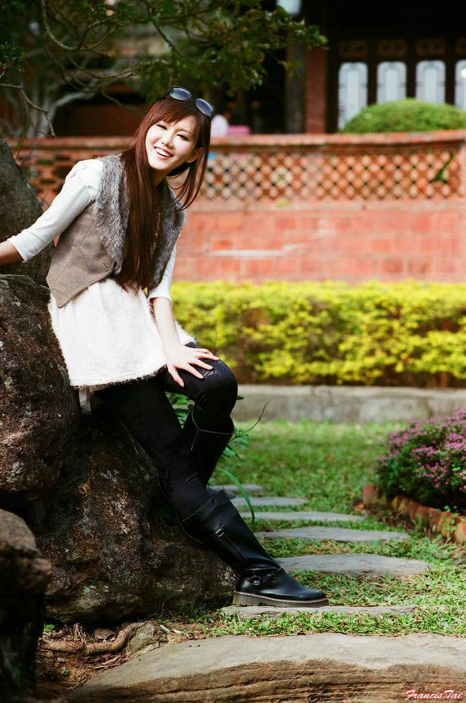 Sara 可藍 南園外拍 高清晰超大美少女图片打包下载