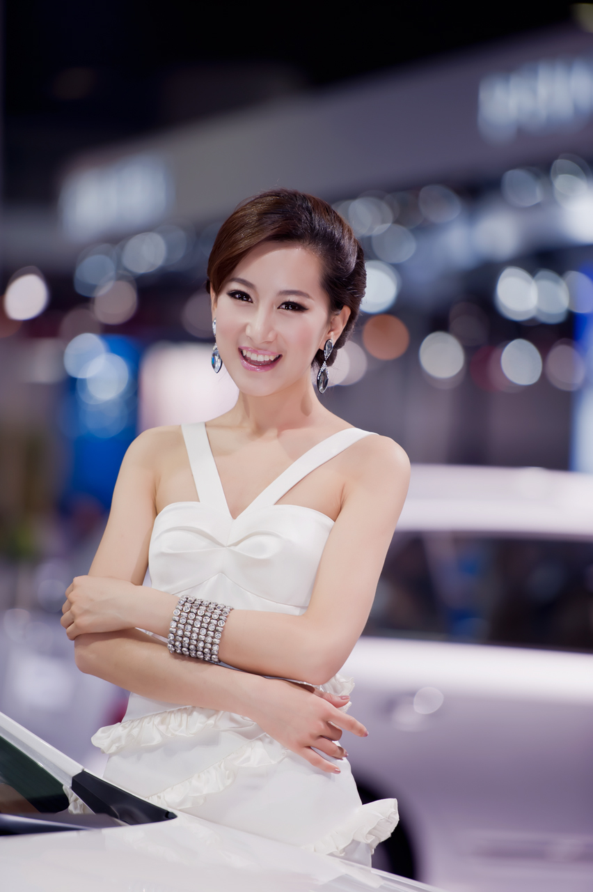 广州国际汽车展 展台系列之机车美人蓝色之诱