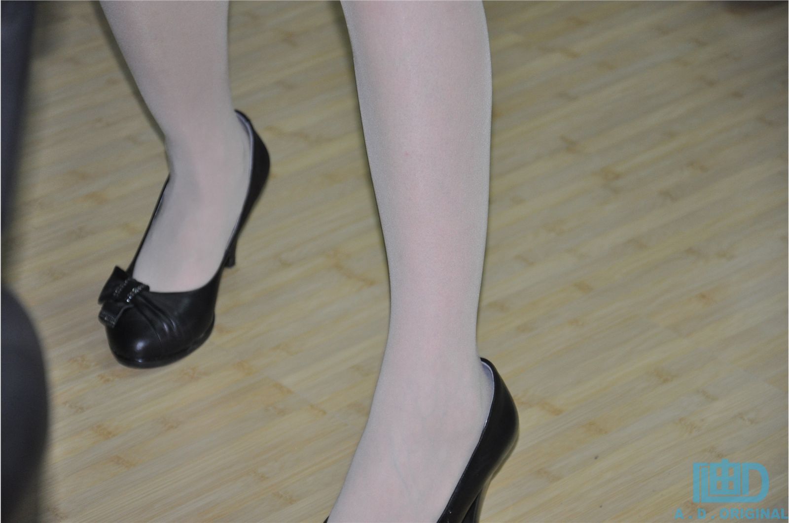 长春车展车模第一季   国内模特美腿写真