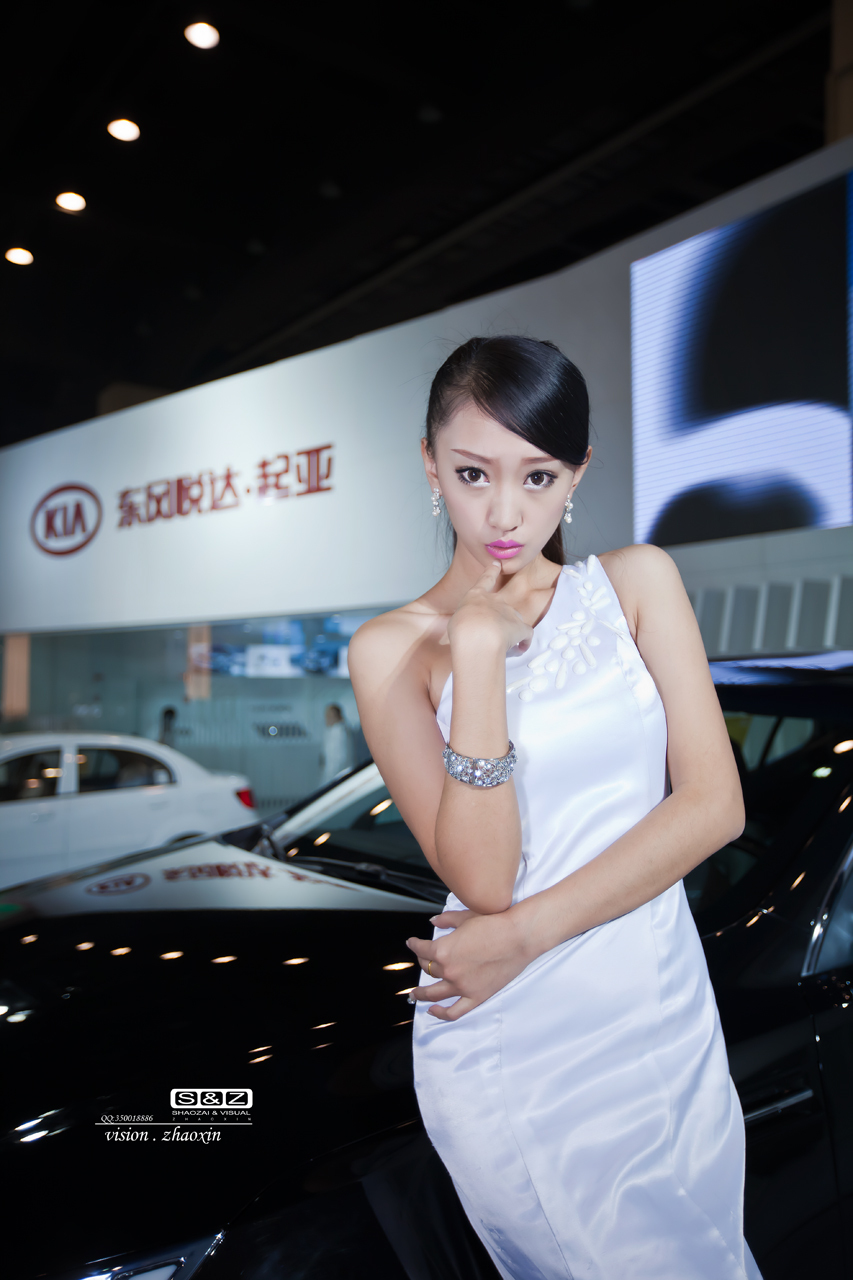 郑州第四届国际车展美女