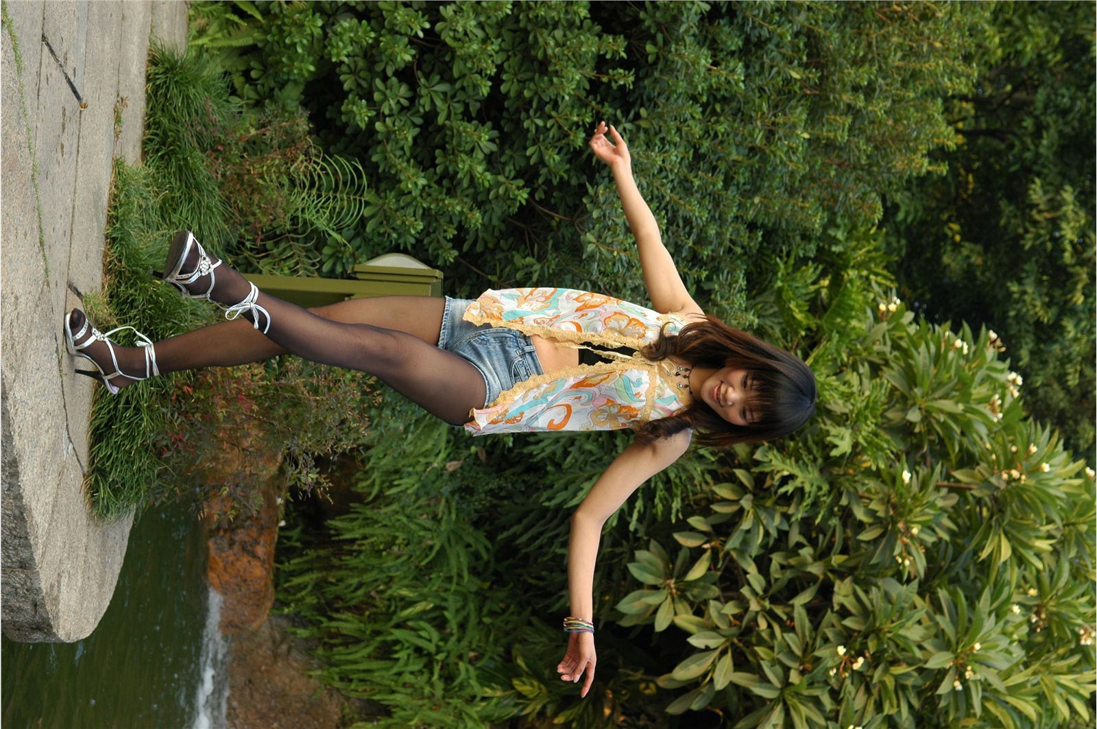 网络美女红人dandan　国产丝袜模特性感图片