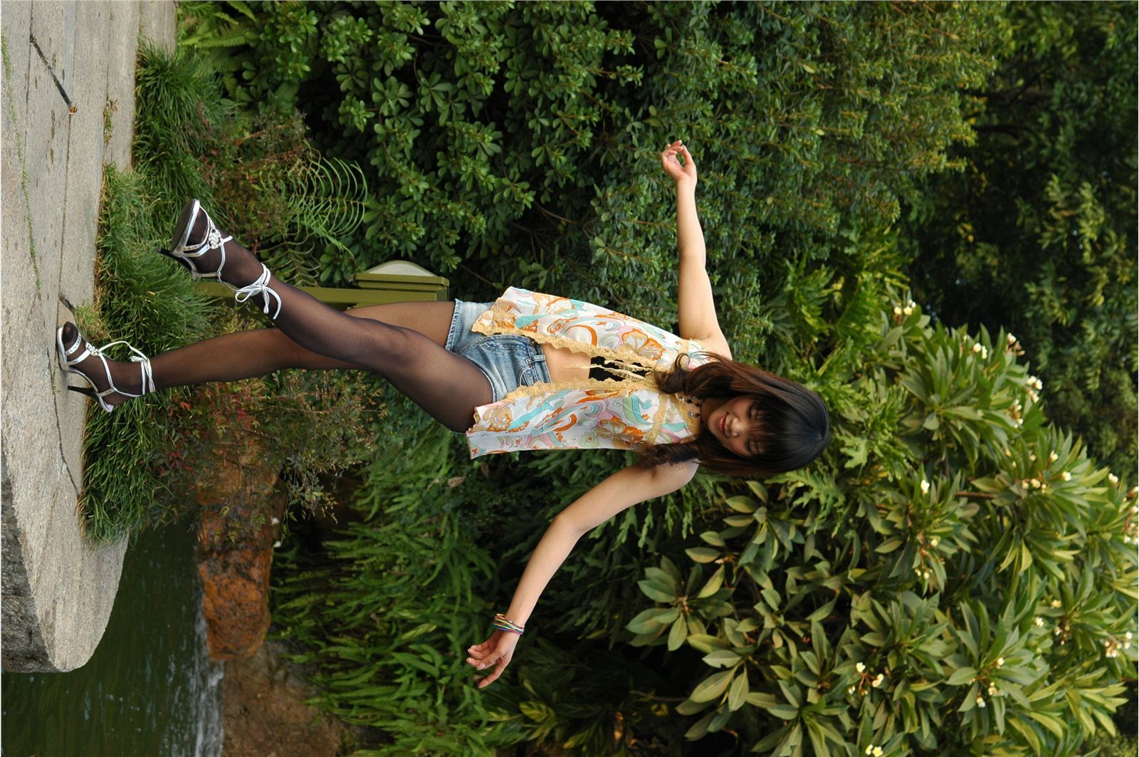 网络美女红人dandan　国产丝袜模特性感图片