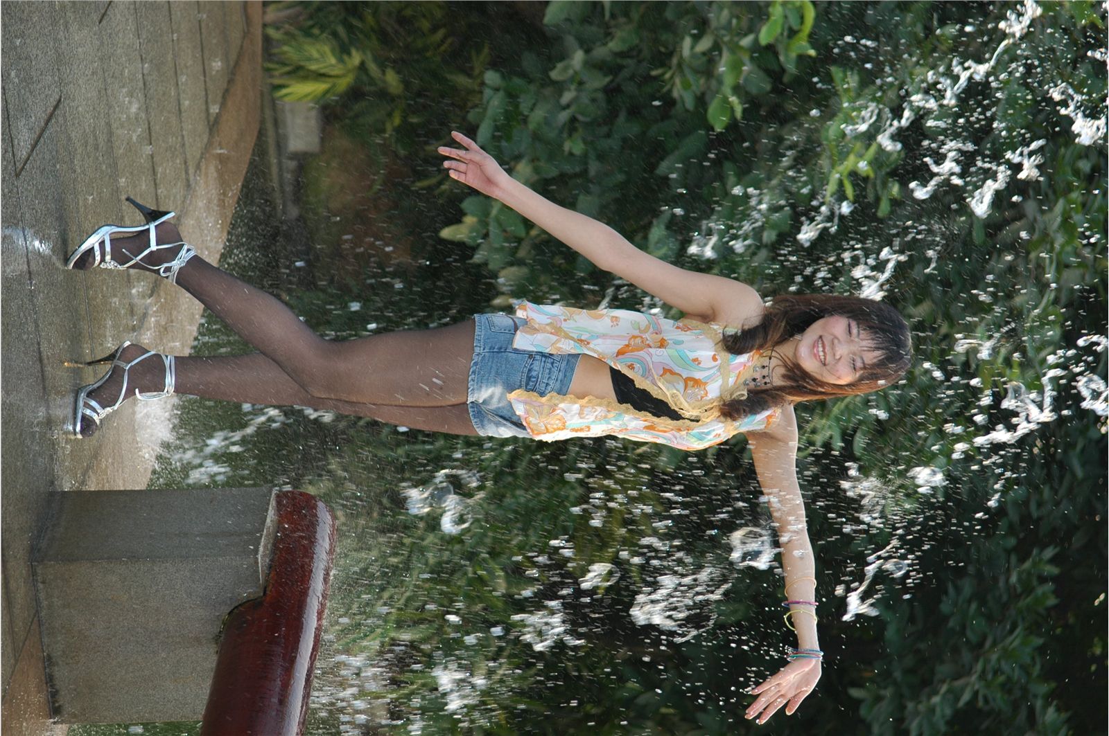 网络美女红人dandan　国产丝袜模特性感图片