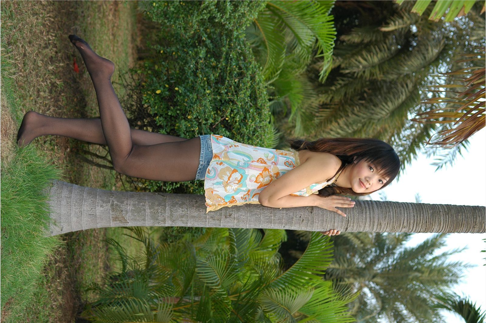 网络美女红人dandan　国产丝袜模特性感图片