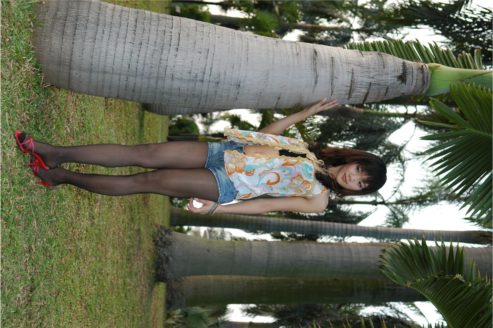 网络美女红人dandan　国产丝袜模特性感图片