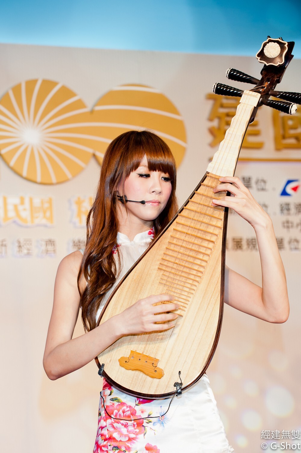 經建無雙爭艷館 computex小雪 电脑游戏展场美女