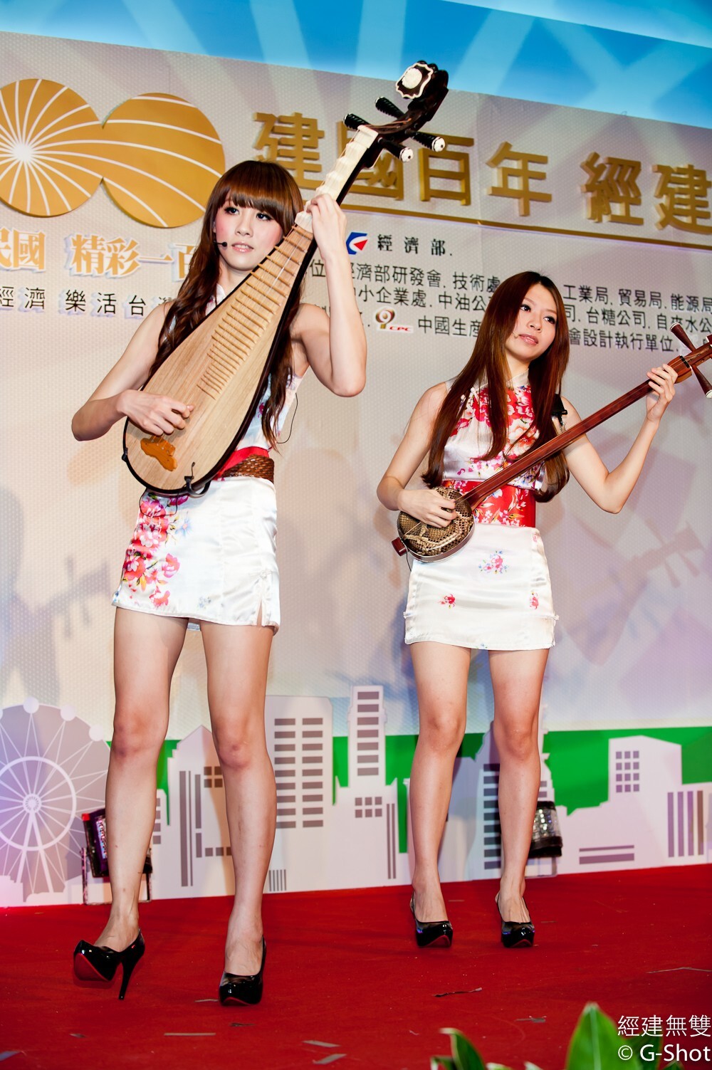 經建無雙爭艷館 computex小雪 电脑游戏展场美女