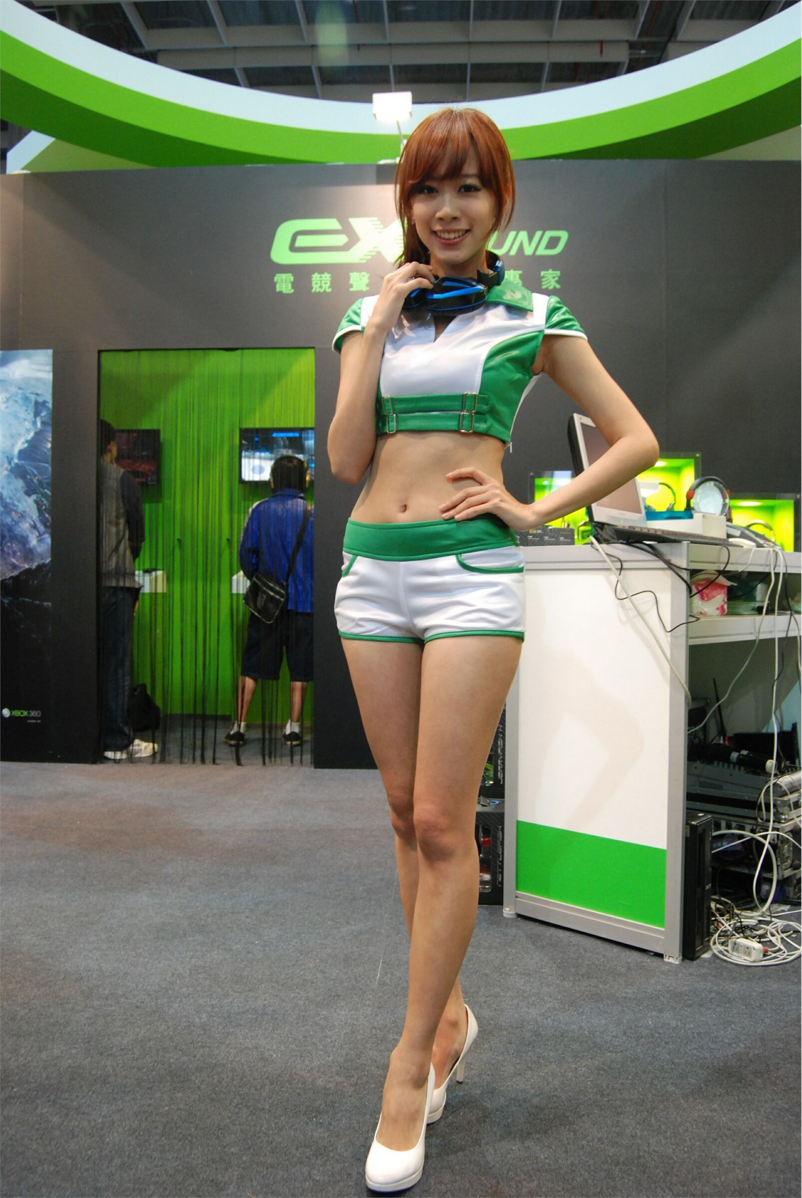 爆乳性感美女私房写真之呢喃娇妻性挑逗