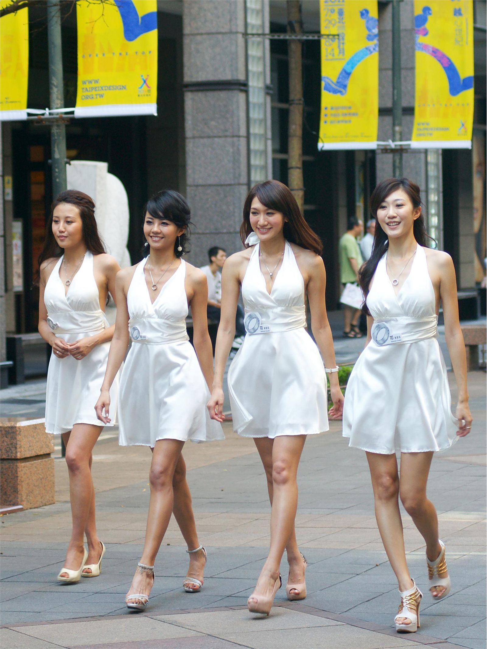 国产美腿模特美女高清写真套图