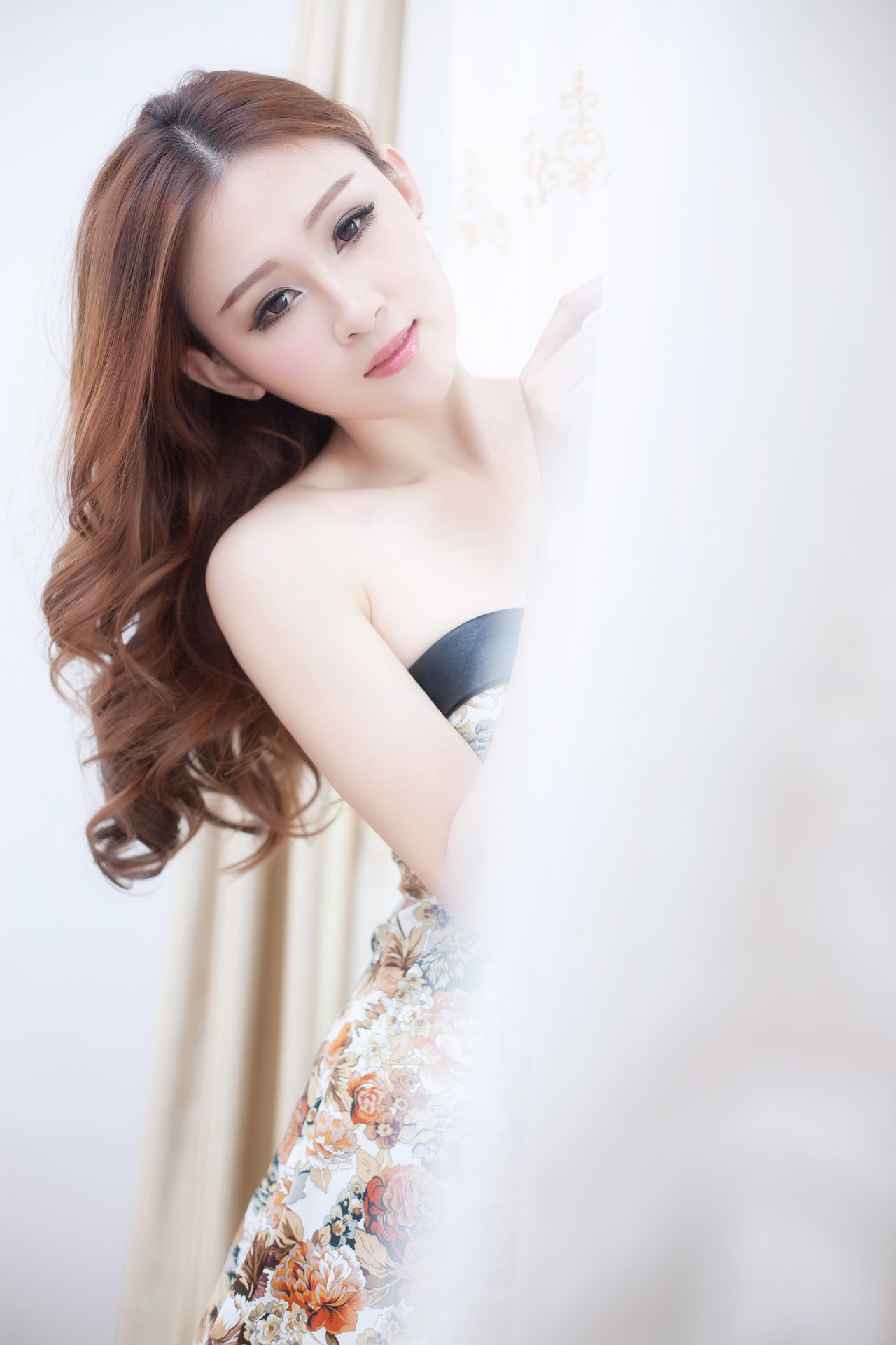 美女欢欢诱惑写真之浴室风情 红内黑丝