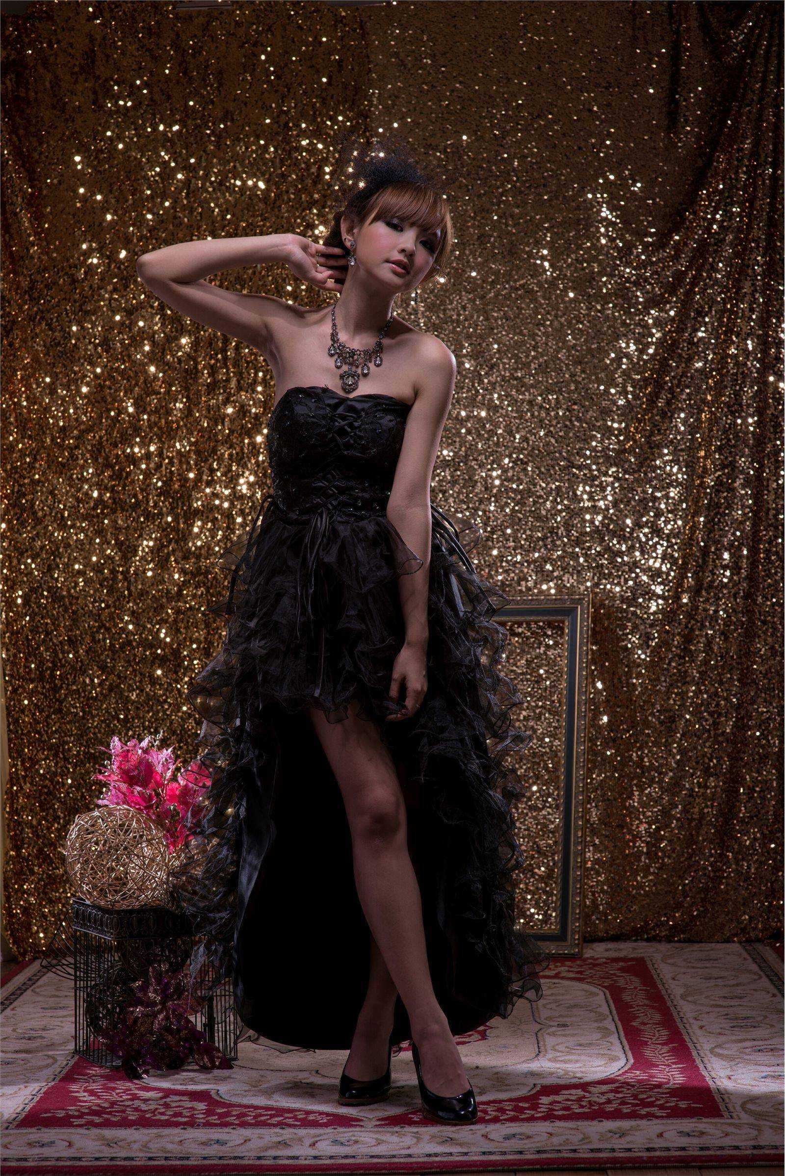 花現台北 八月花神小安 Mini 棚拍 MSI超頻大賽 搞清美女图片