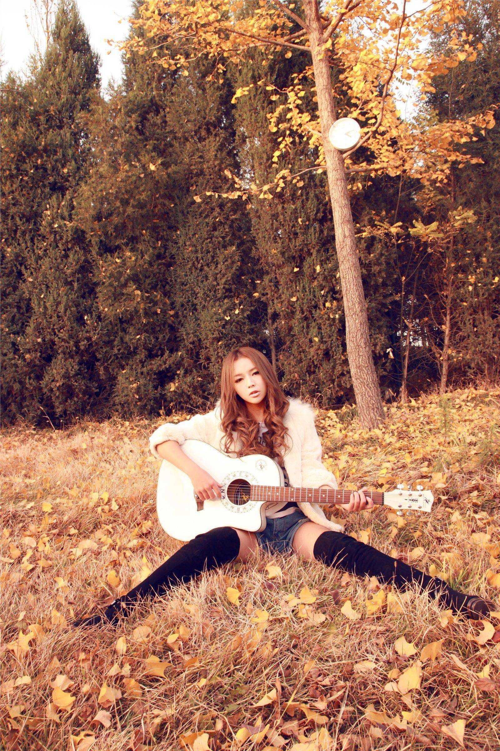 90后大眼美女 裴紫绮11月初冬写真