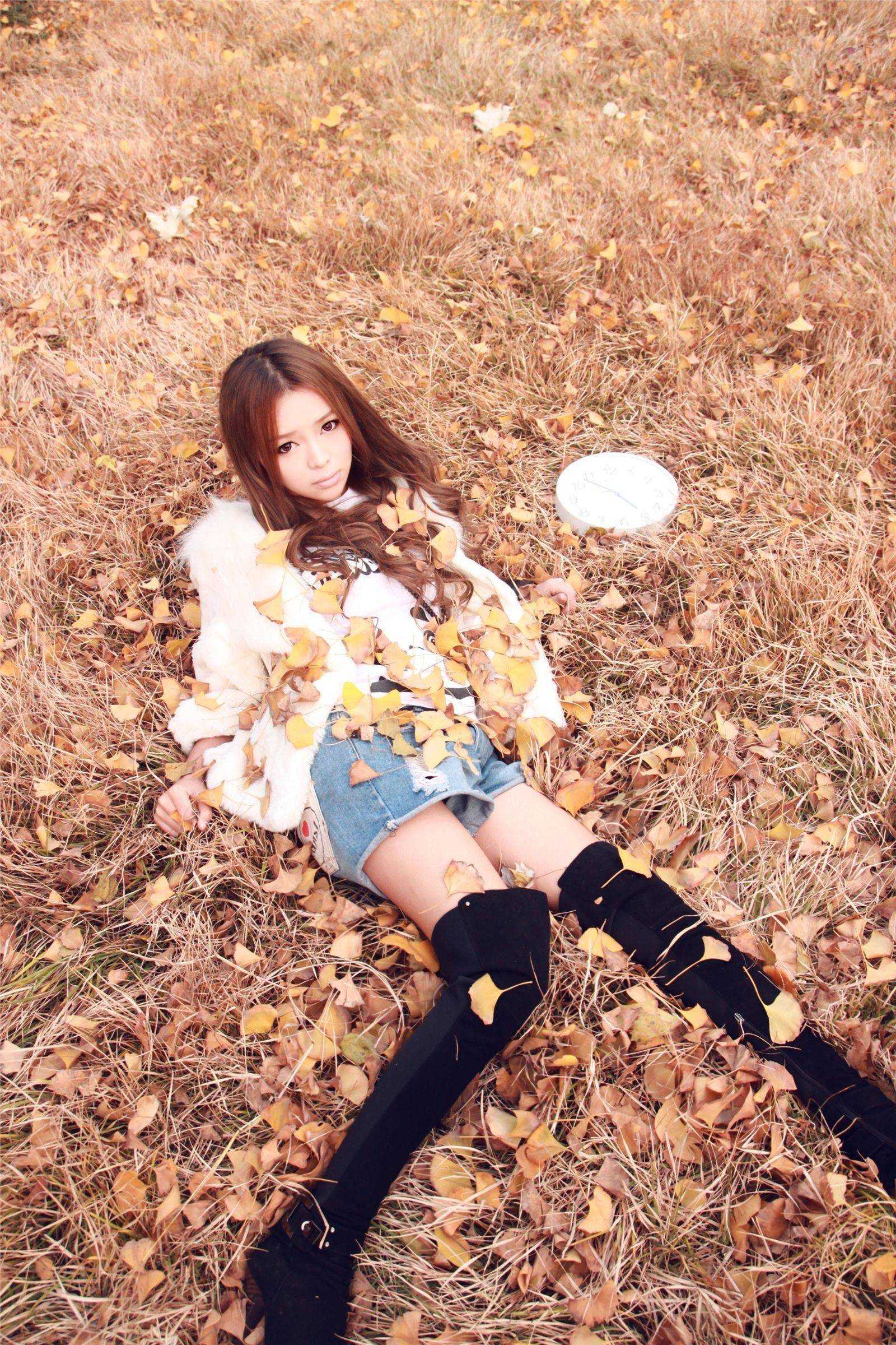 90后大眼美女 裴紫绮11月初冬写真