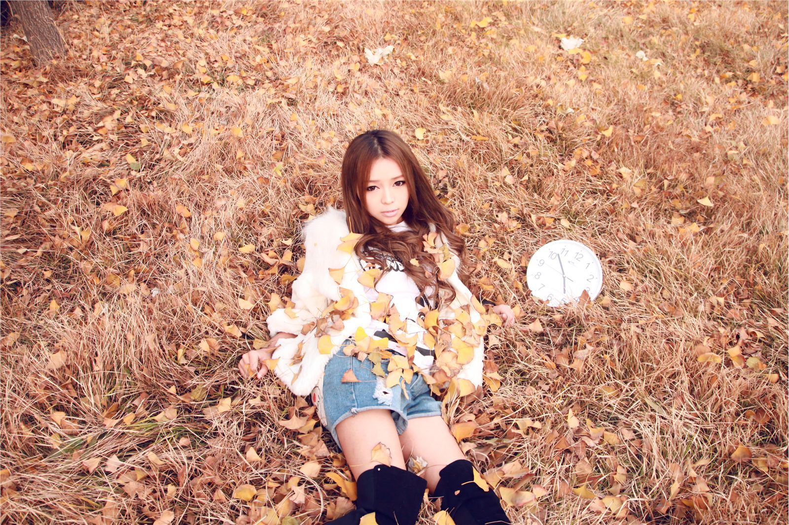 90后大眼美女 裴紫绮11月初冬写真