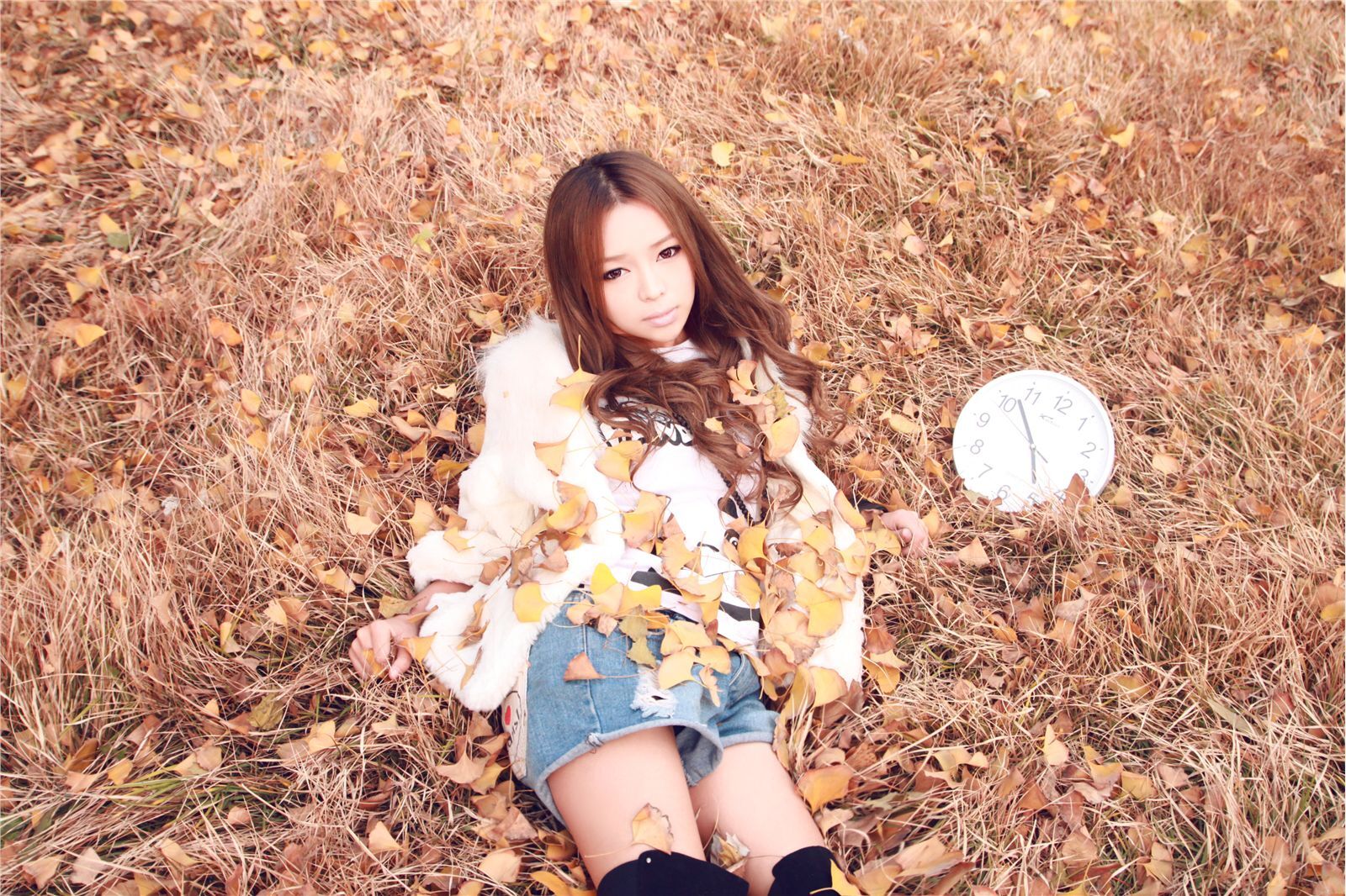 90后大眼美女 裴紫绮11月初冬写真