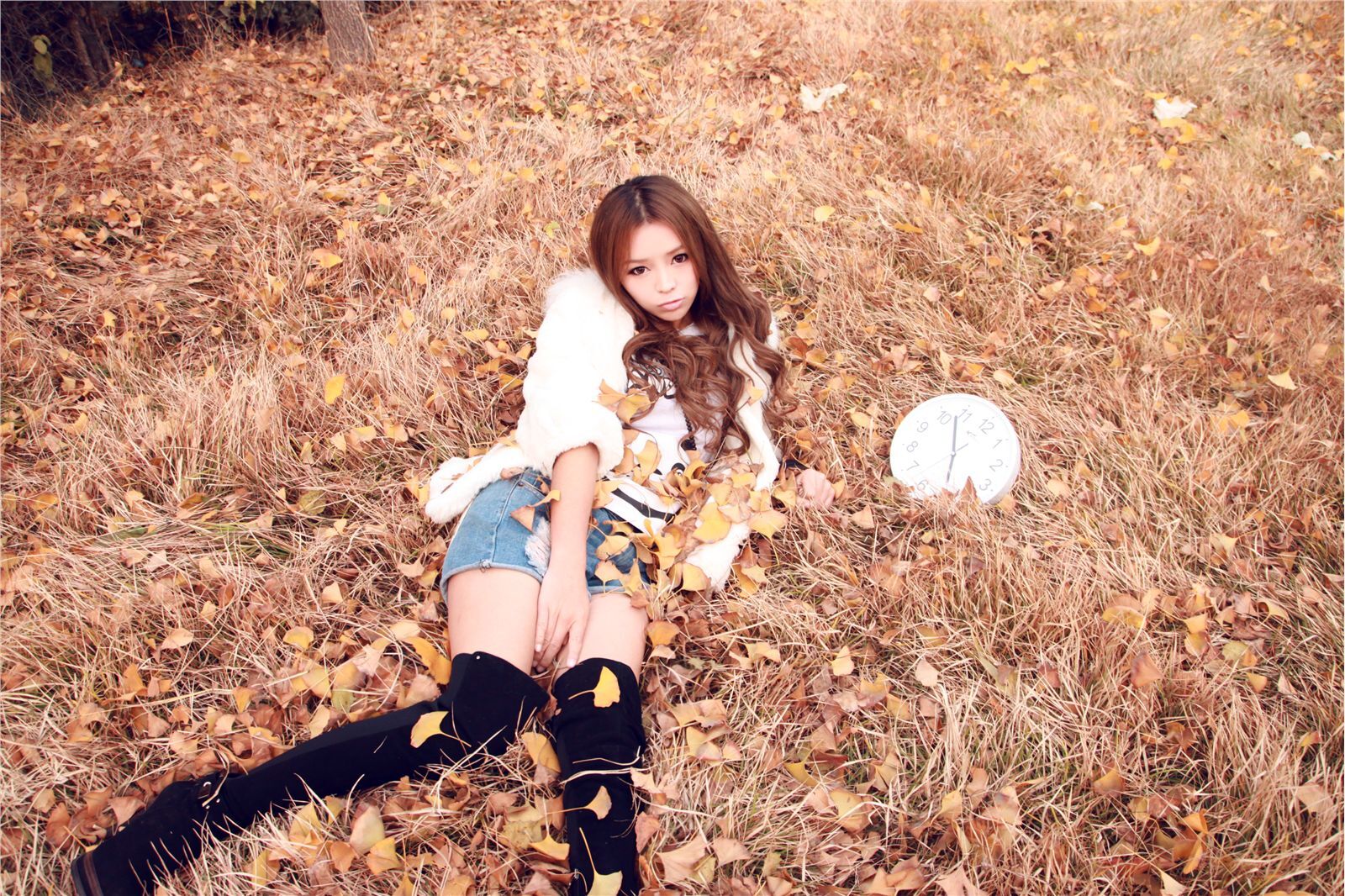 90后大眼美女 裴紫绮11月初冬写真