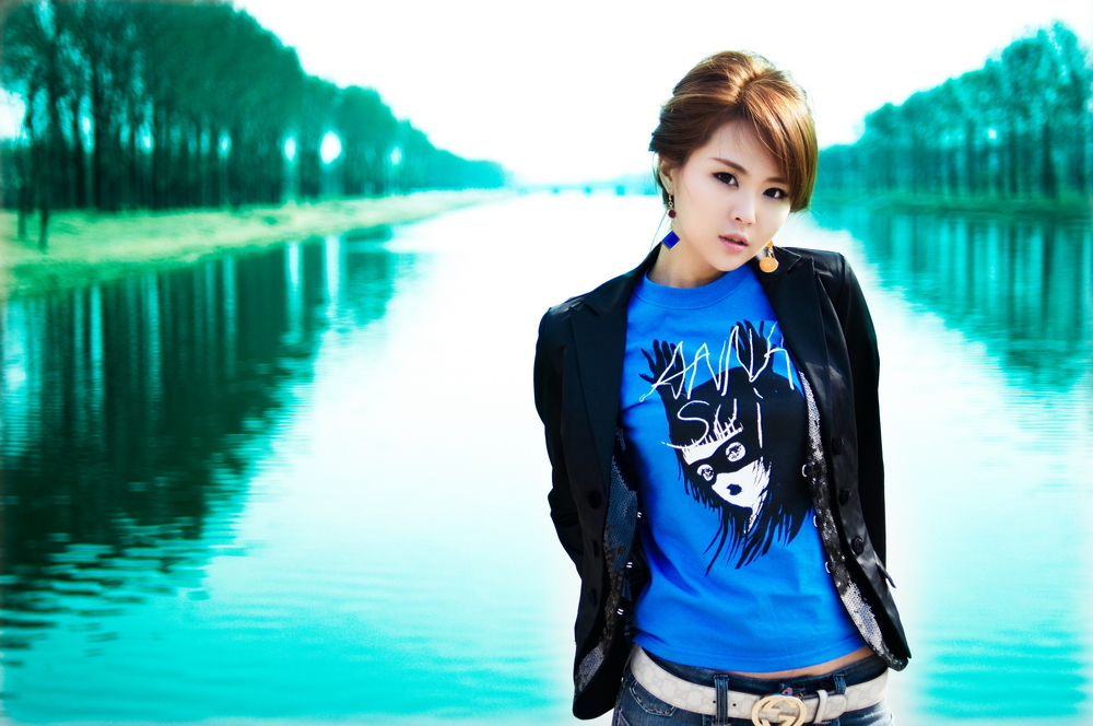 水库花园树林模特奇奇