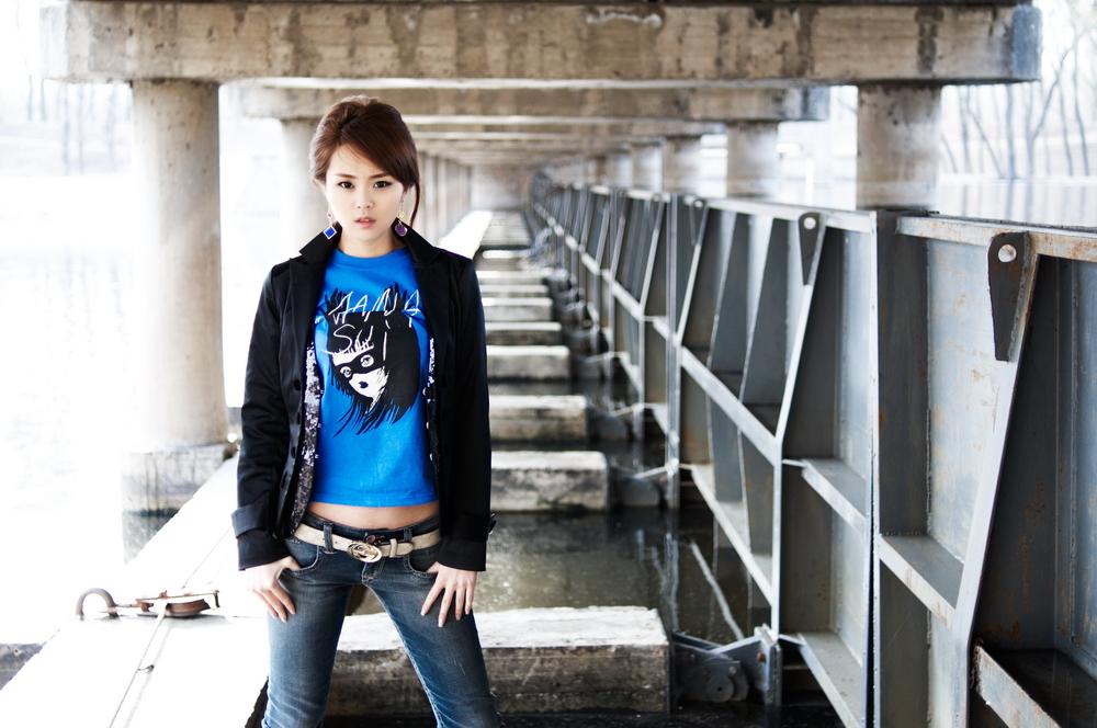 水库花园树林模特奇奇