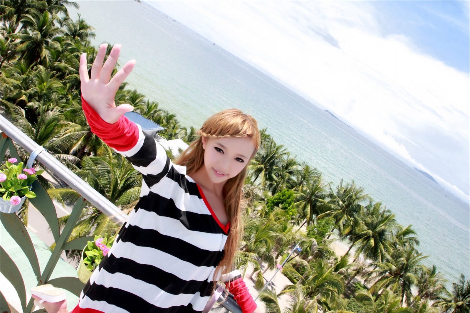 90后性感萌女裴紫绮 三亚诱惑写真 高清大图