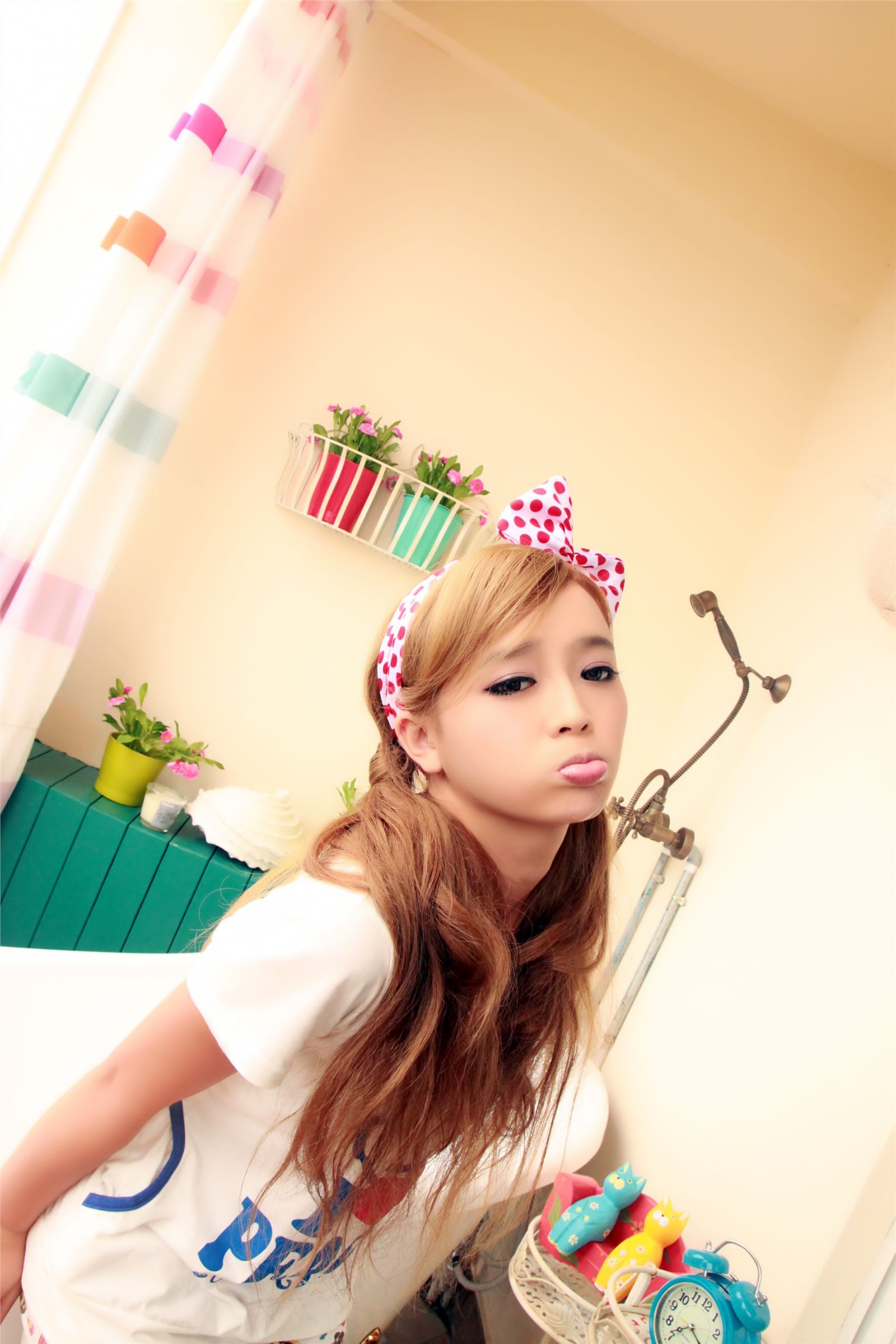 90后性感萌女裴紫绮 三亚诱惑写真 高清大图