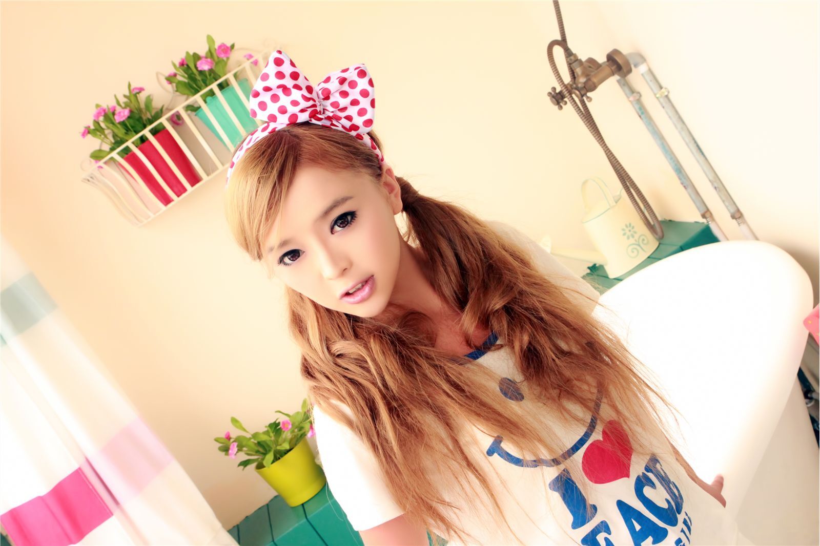 90后性感萌女裴紫绮 三亚诱惑写真 高清大图