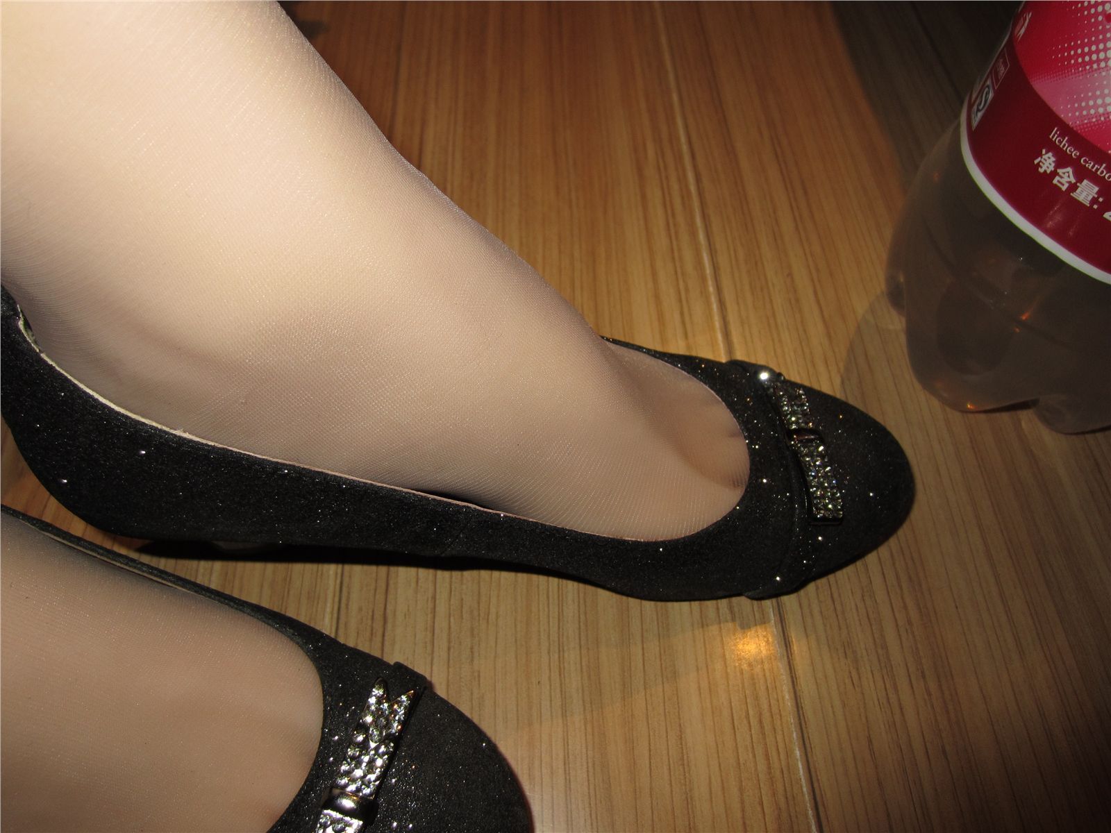 充气娃娃丝足特写 性感美女图片写真