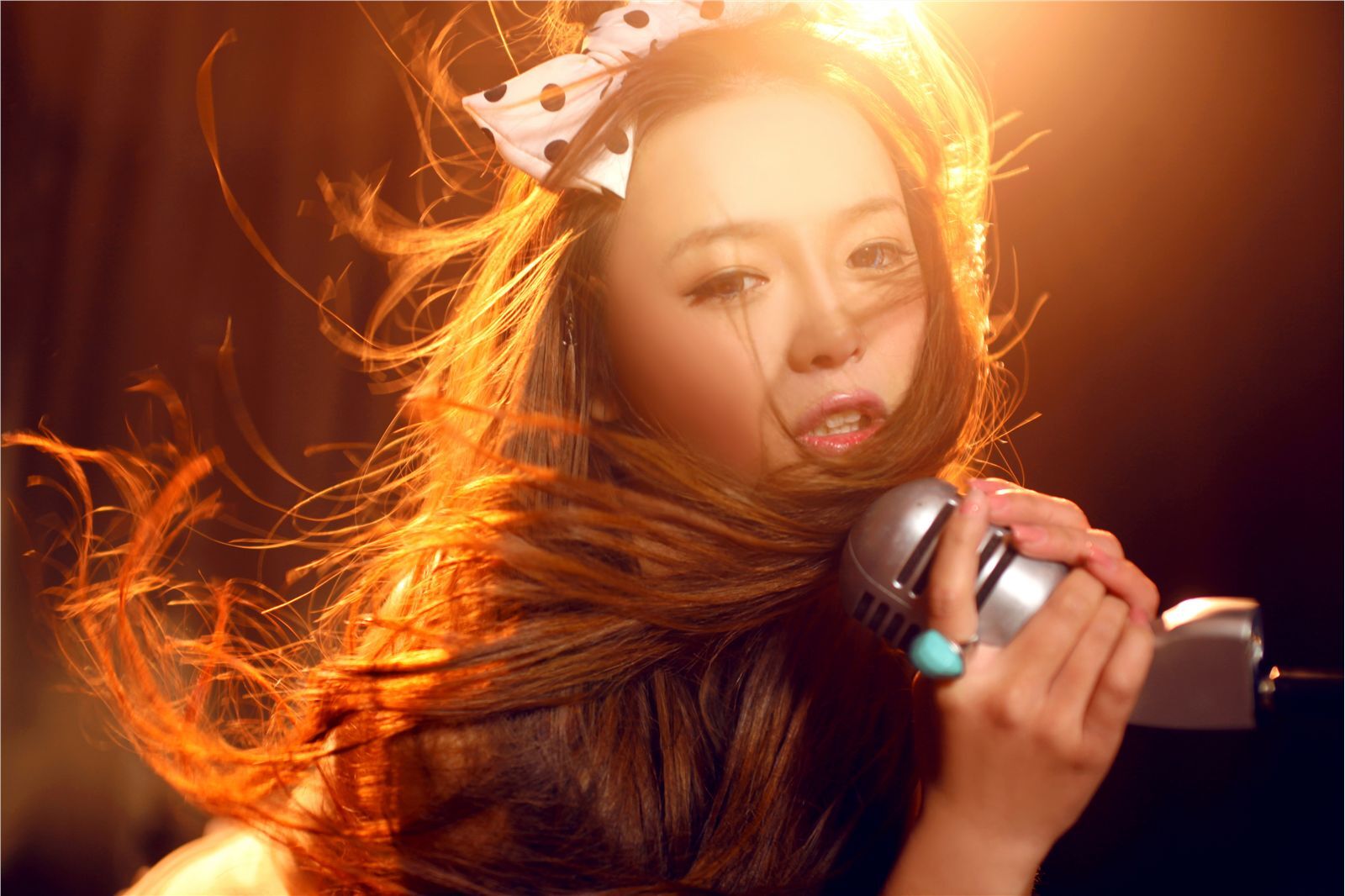 90后氧气女生美女裴紫绮2012最新写真　感性公主舞台风