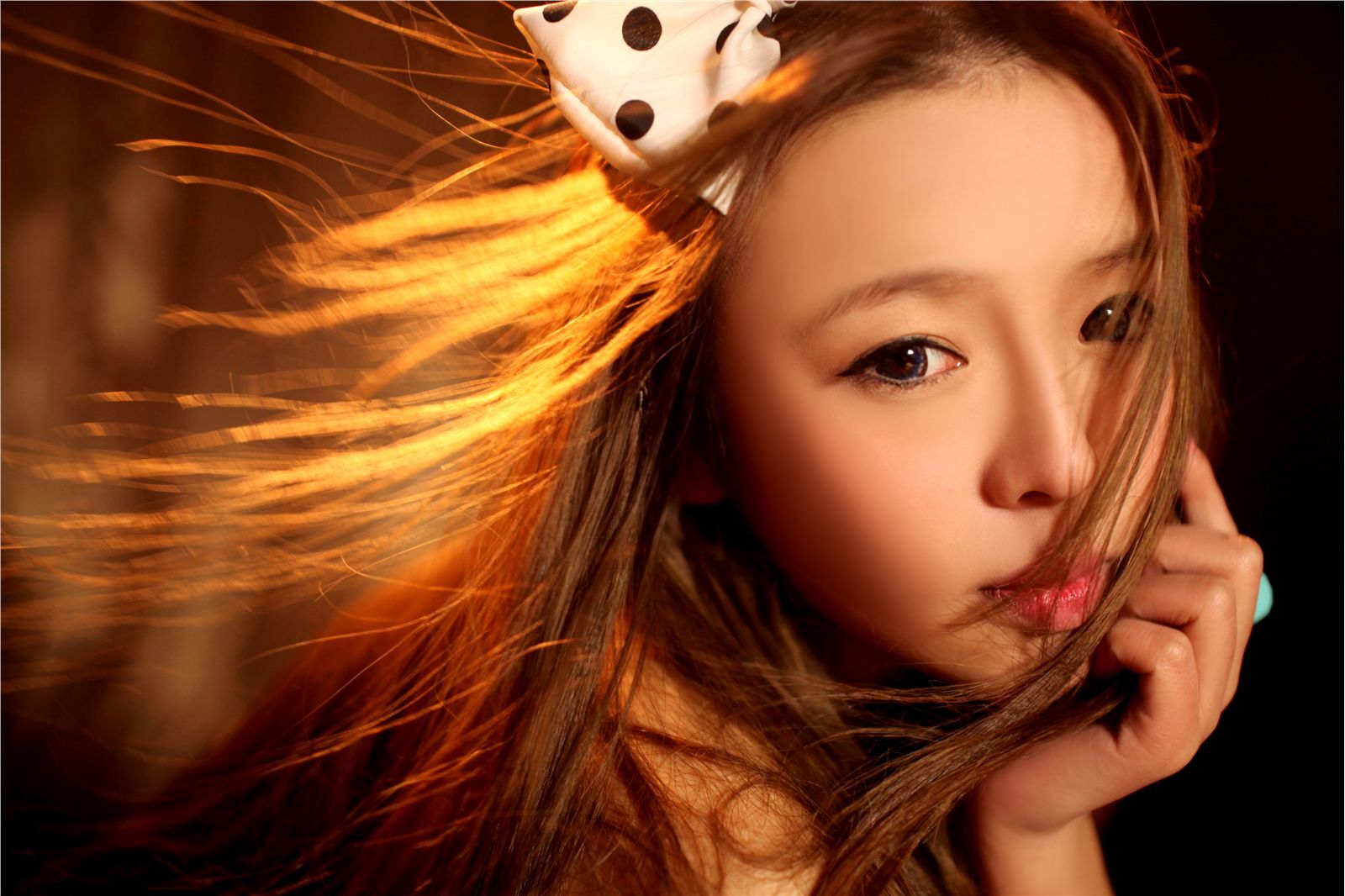 90后氧气女生美女裴紫绮2012最新写真　感性公主舞台风