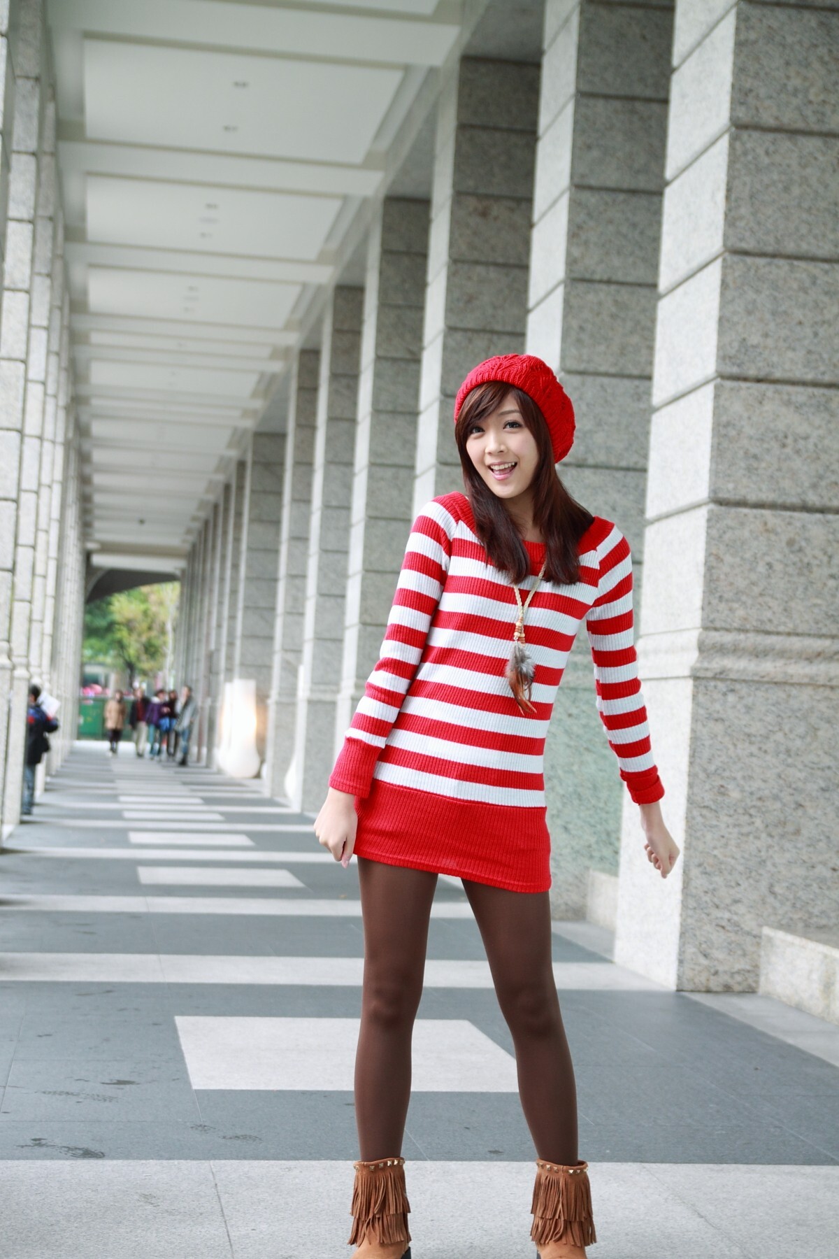 国产模特 甄妮外拍 in 信義區 高清美女外拍写真