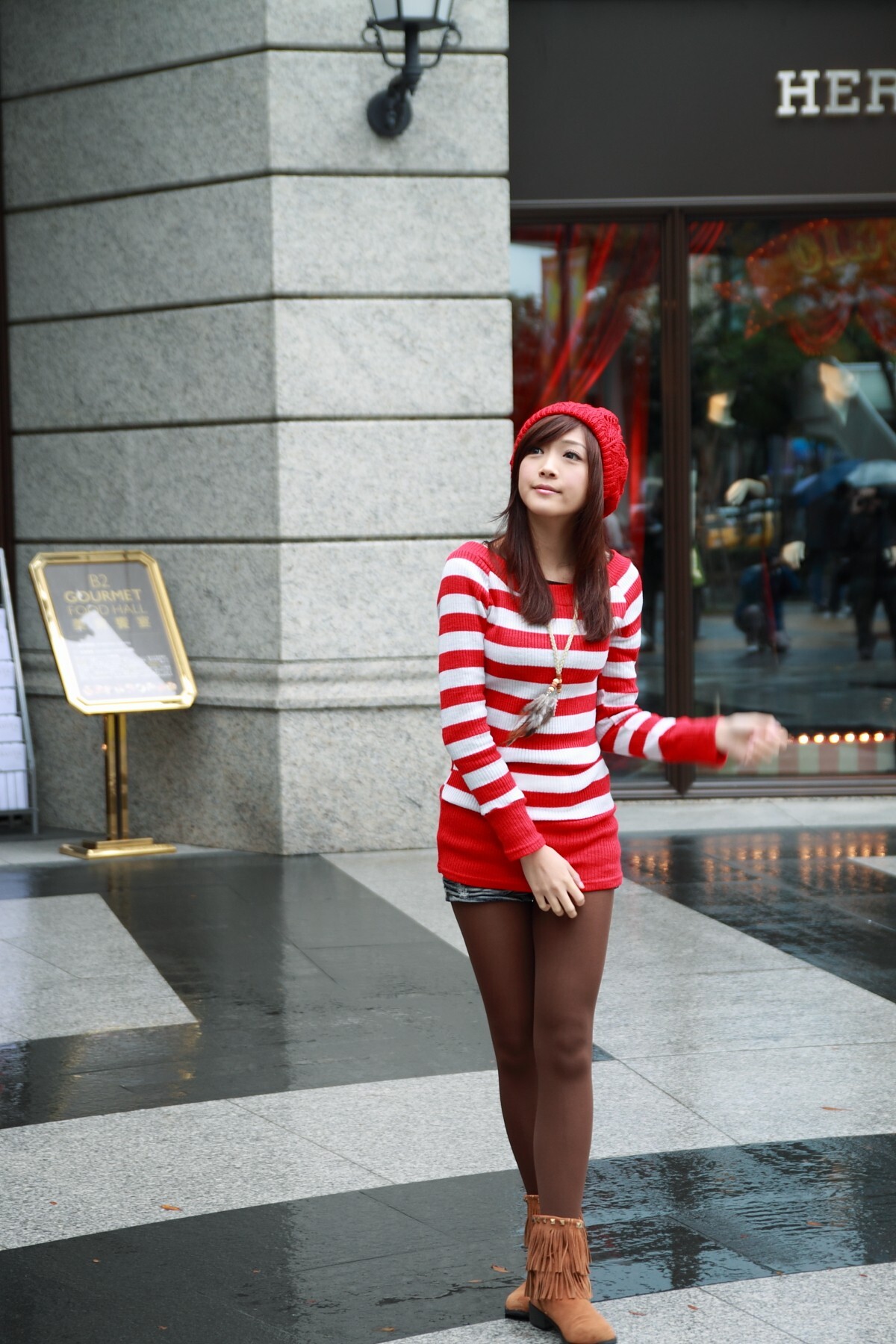 国产模特 甄妮外拍 in 信義區 高清美女外拍写真