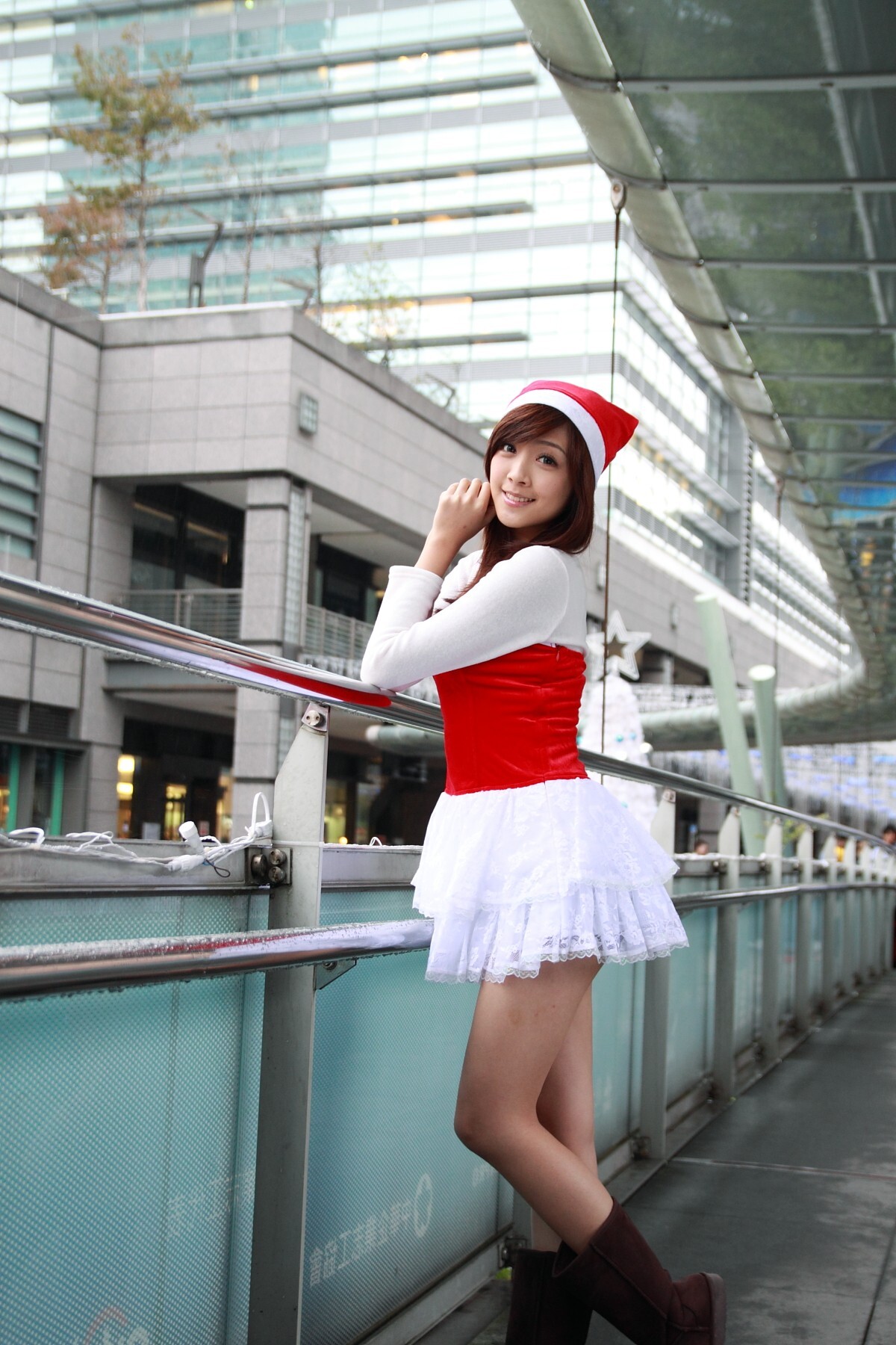 甄妮外拍　信義區 高清写真秀美女图片