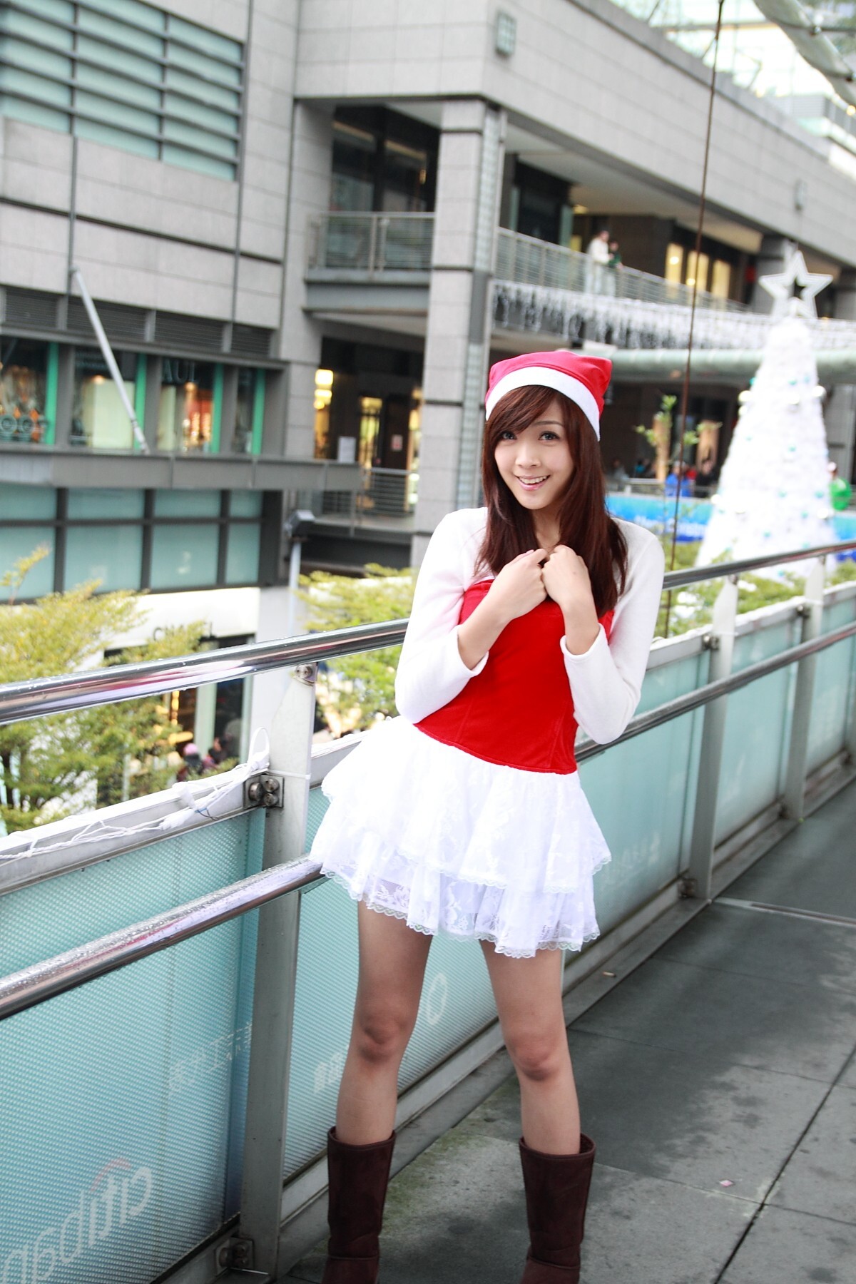 甄妮外拍　信義區 高清写真秀美女图片