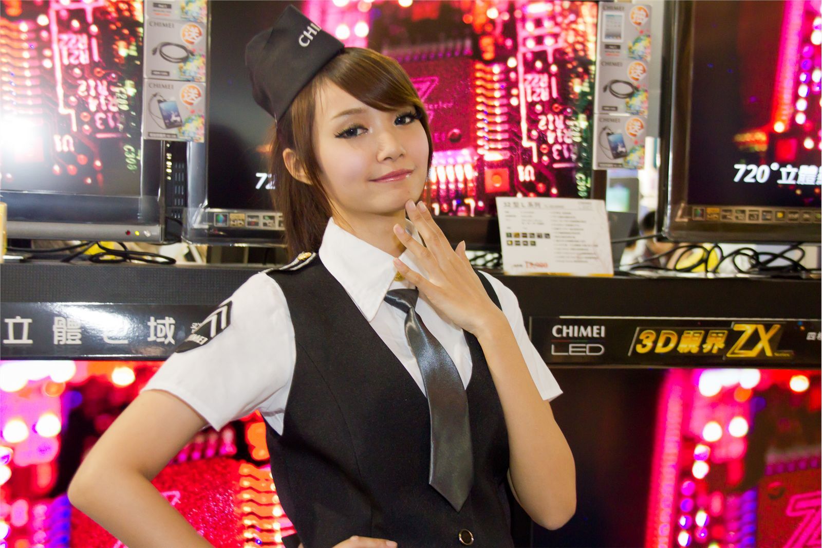 2011資訊月我只爱制服诱惑篇 高清国内美女套图