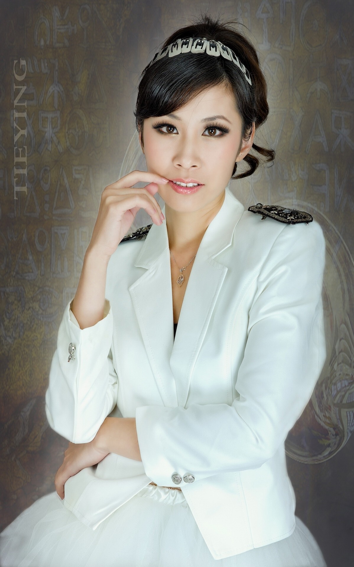 爱丽丝梦游仙境 高清美女写真套图 MM套图