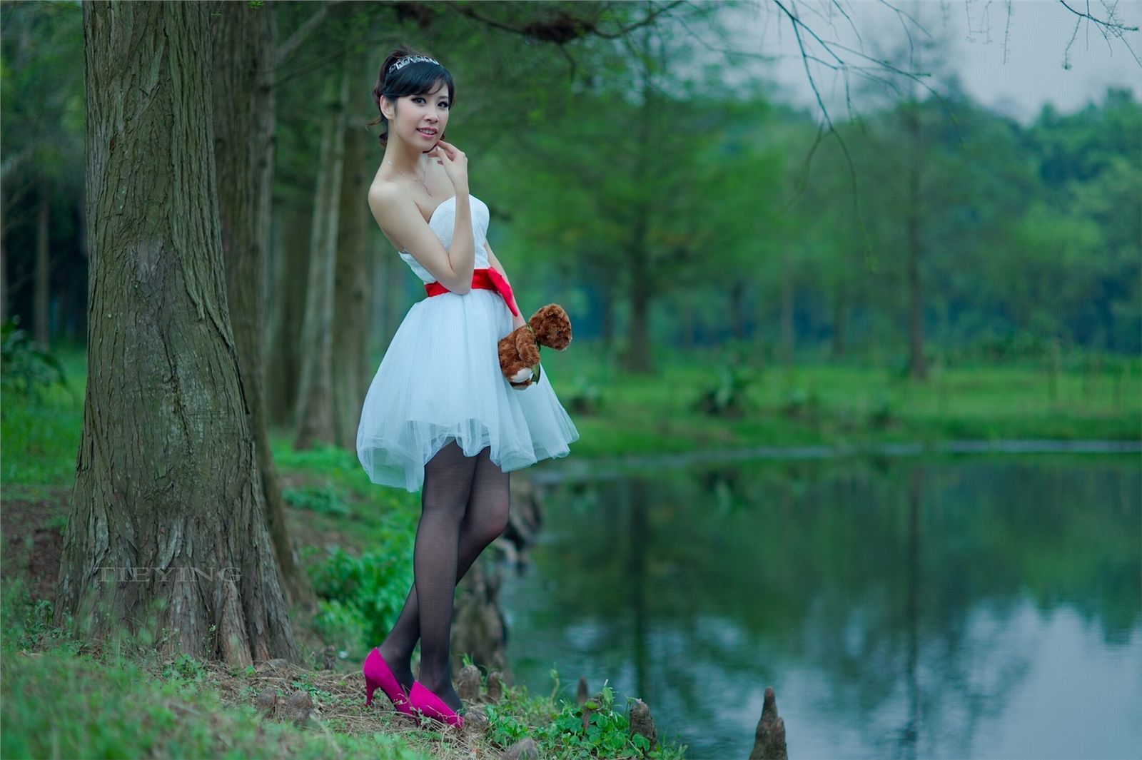 爱丽丝梦游仙境 高清美女写真套图 MM套图