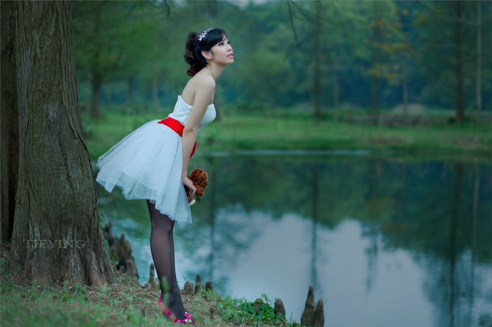 爱丽丝梦游仙境 高清美女写真套图 MM套图