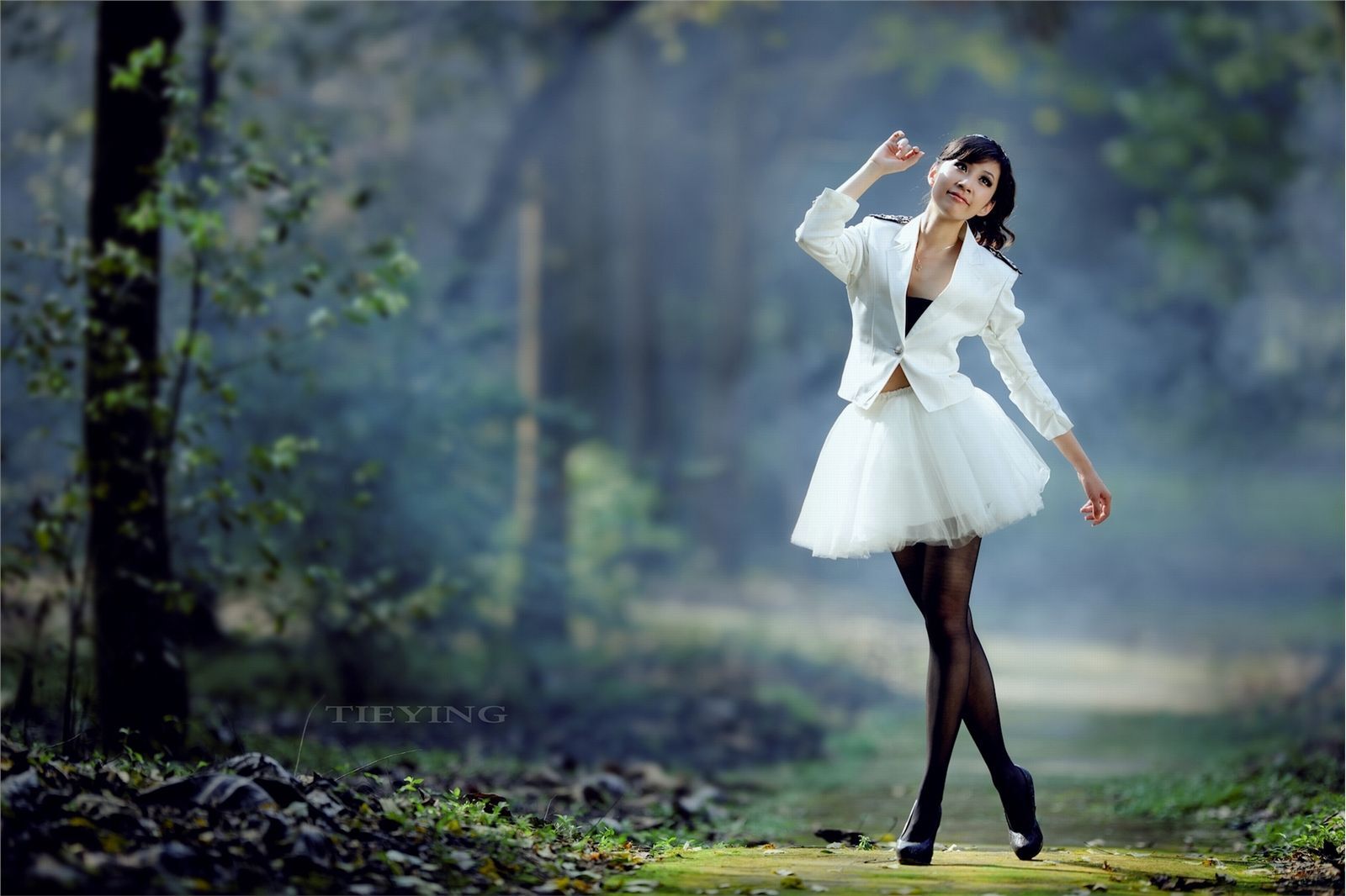 爱丽丝梦游仙境 高清美女写真套图 MM套图