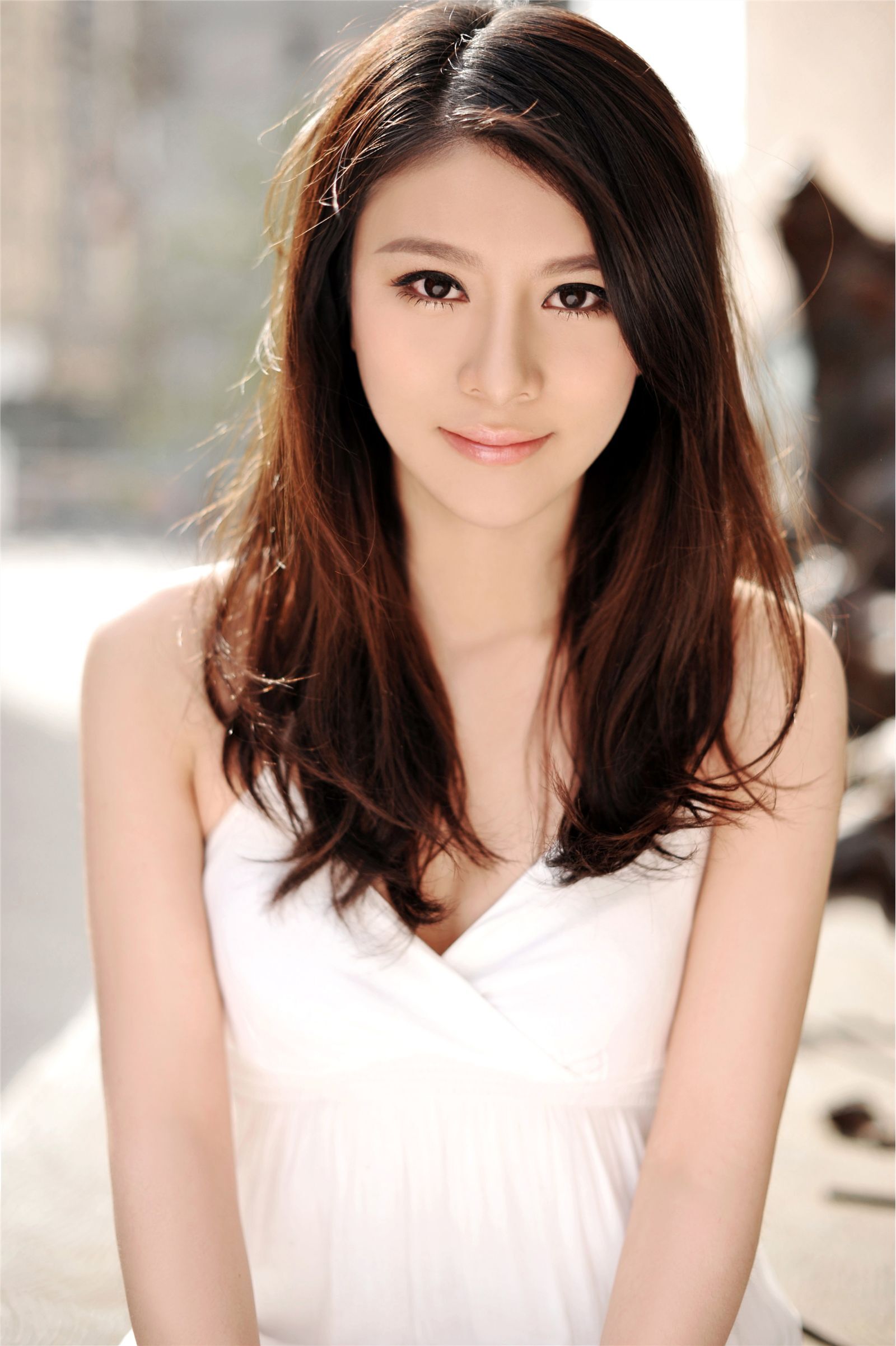 高清美女　张嫣苏青　红与白超高清大图